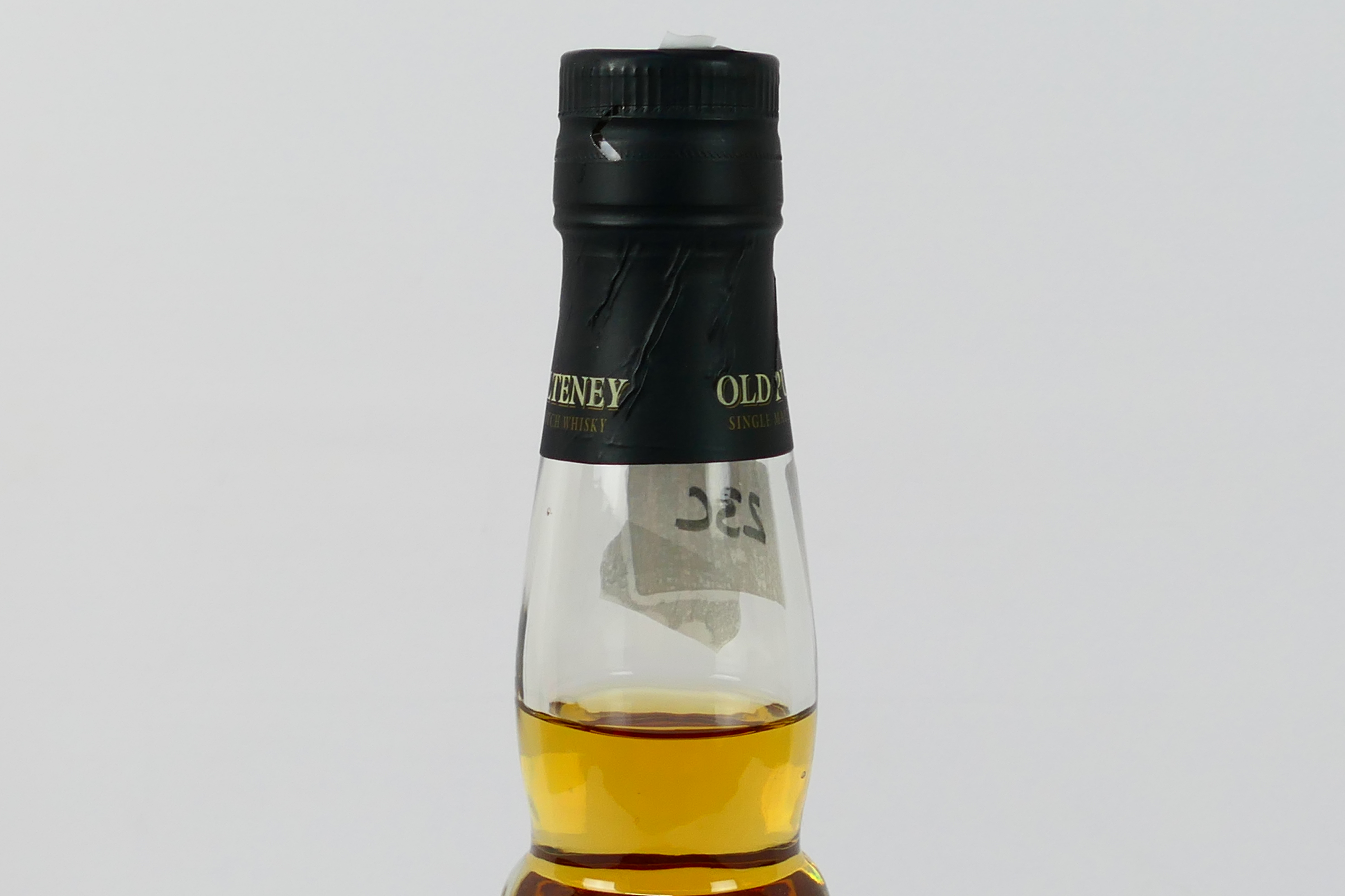 A 70cl bottle of Old Pulteney 12 Year Old single malt whisky, 40% abv. - Image 3 of 6
