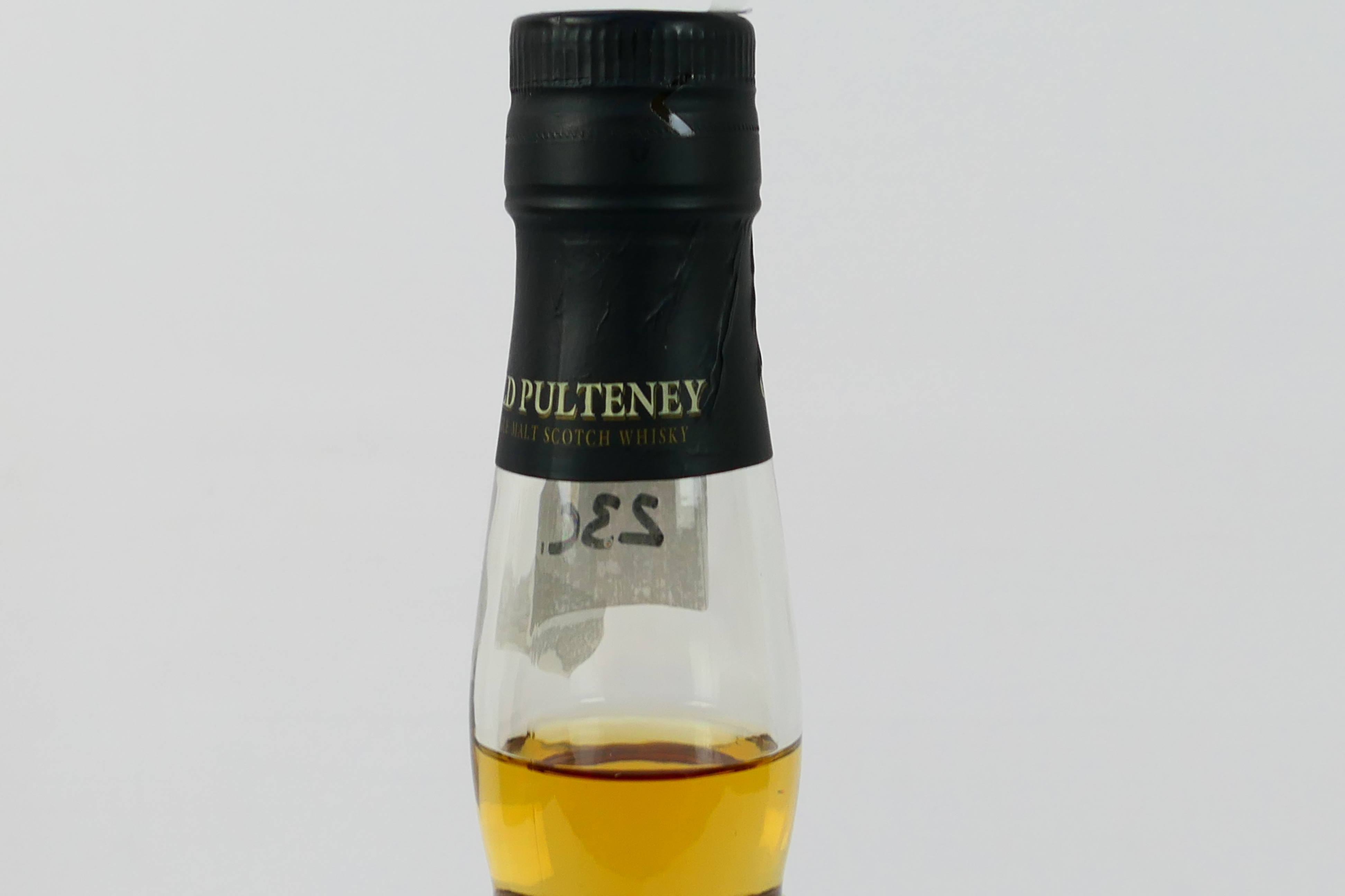 A 70cl bottle of Old Pulteney 12 Year Old single malt whisky, 40% abv. - Image 6 of 6