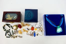 Costume jewellery to include necklaces and brooches.