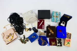 A collection of costume jewellery to inc