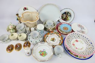 A mixed lot of ceramics to include Wedgwood, Royal Worcester, Capodimonte and other.