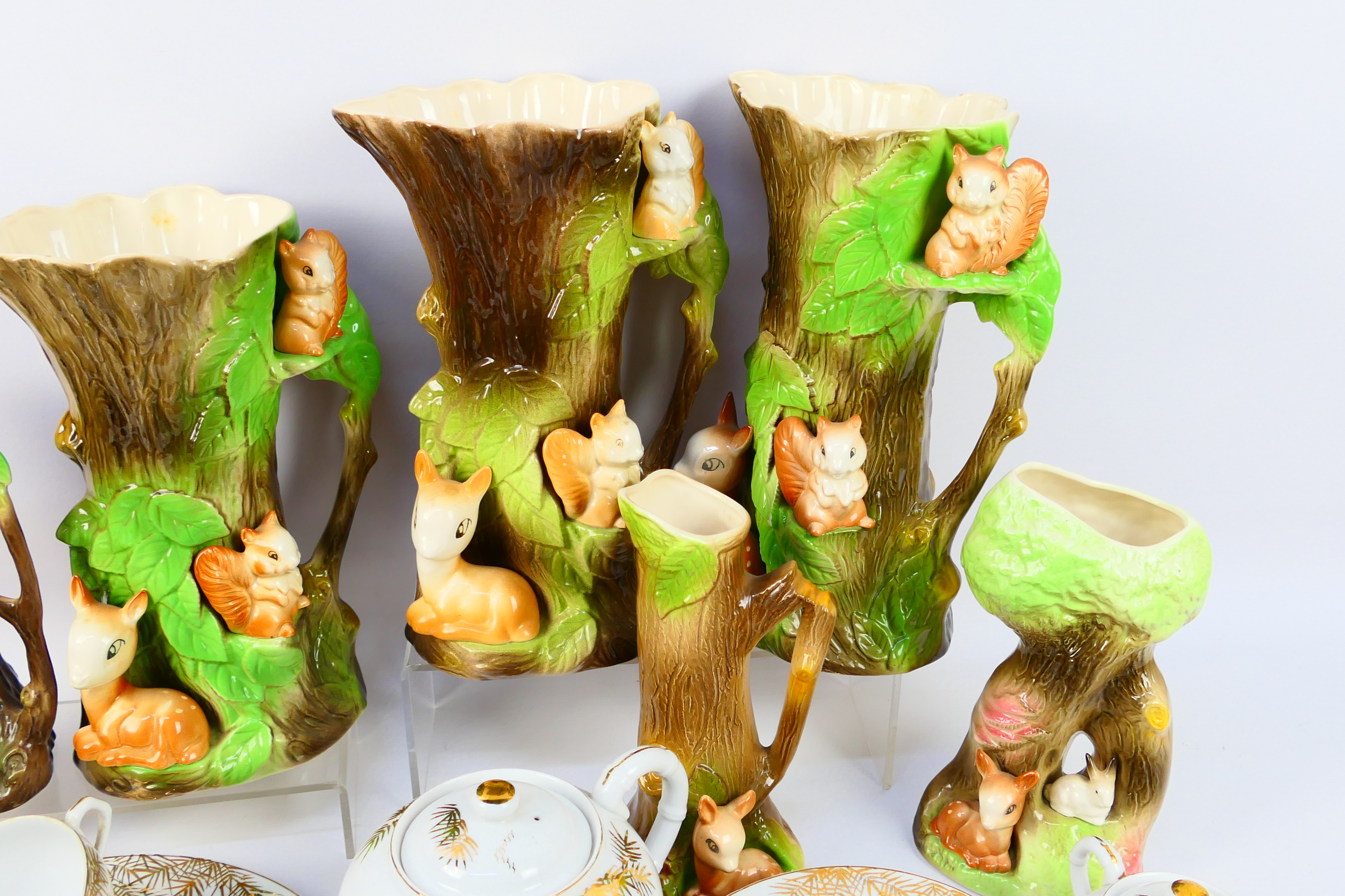 Lot to include Withernsea Fauna vases, - Image 3 of 8