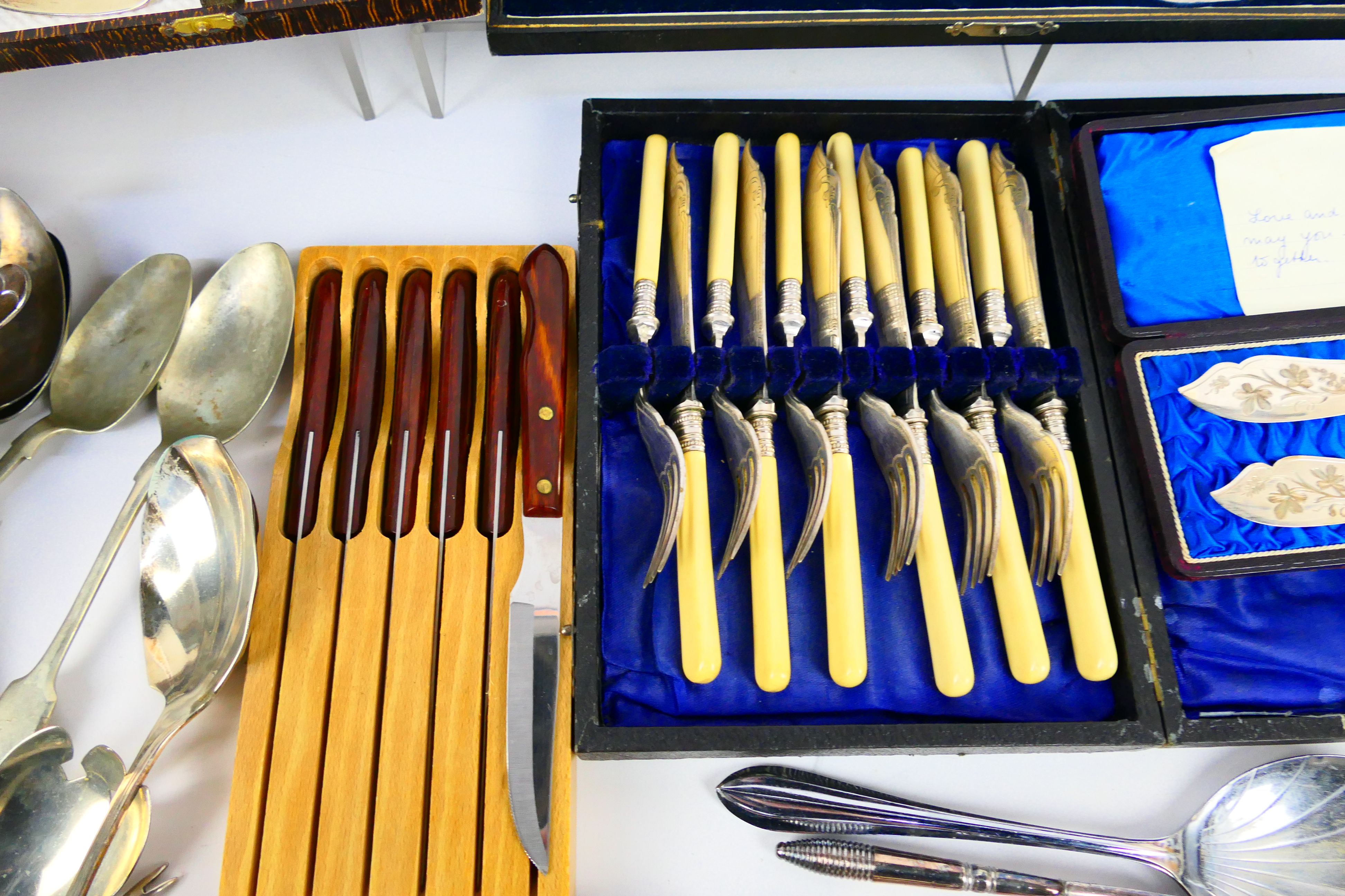 A collection of various plated flatware, part cased, - Image 5 of 8