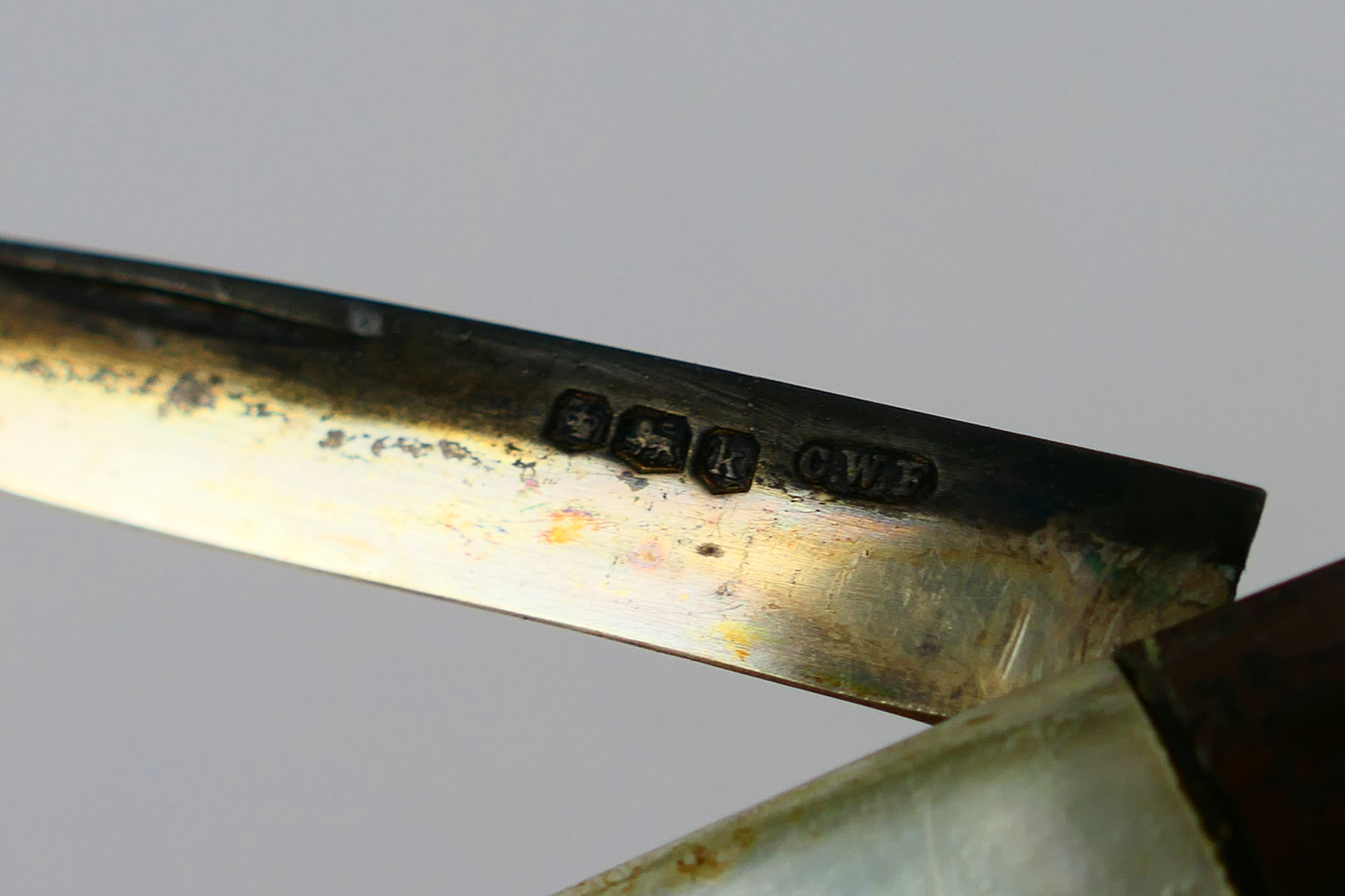 Two silver and mother of pearl folding knives, largest 11.5 cm (l) when opened and one similar. - Image 7 of 7