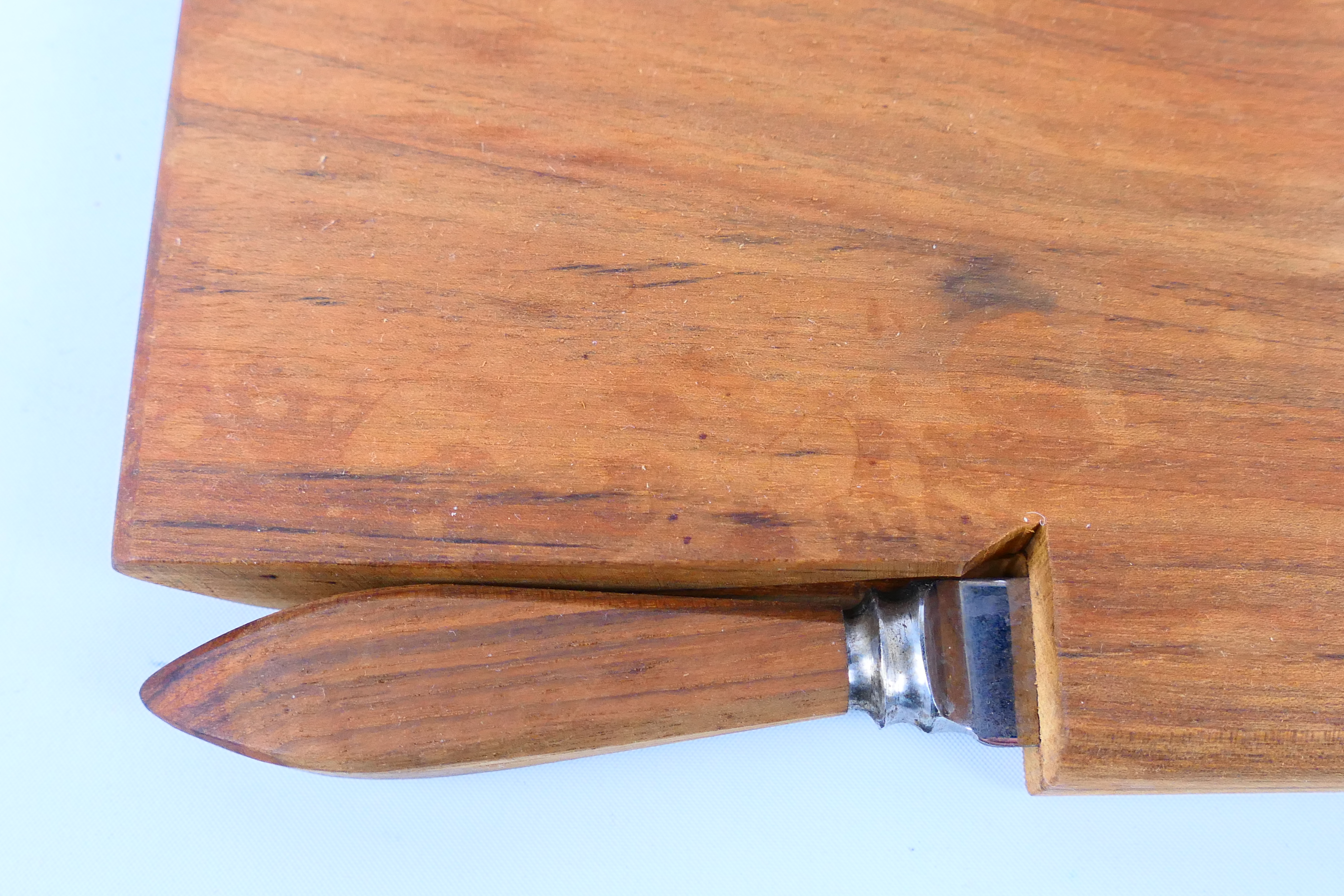 A Ben Oxley Windsor Mouse cheese board with carved mouse detail, contained in original shipping box. - Image 5 of 9