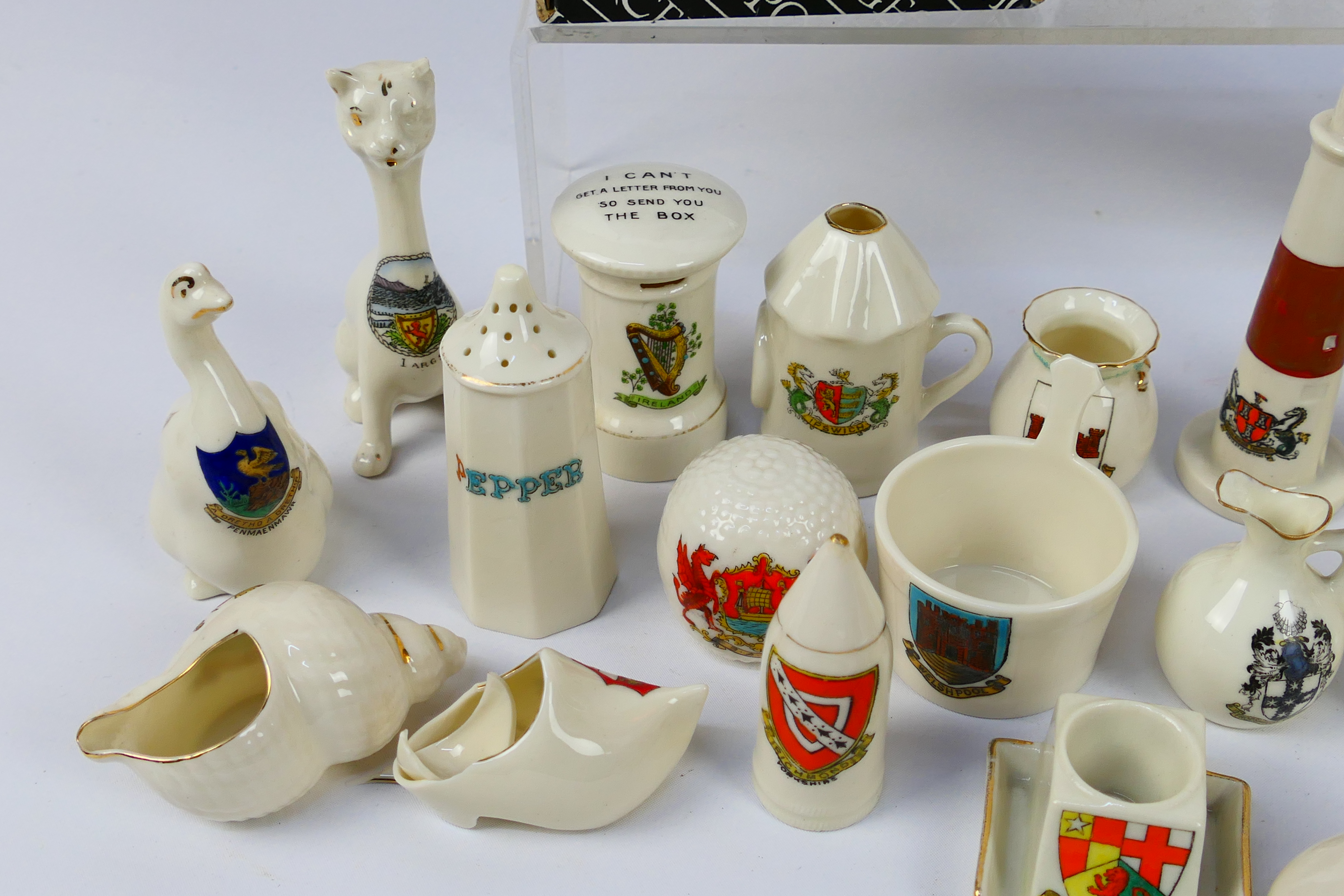 A collection of crested ware to include - Image 5 of 8