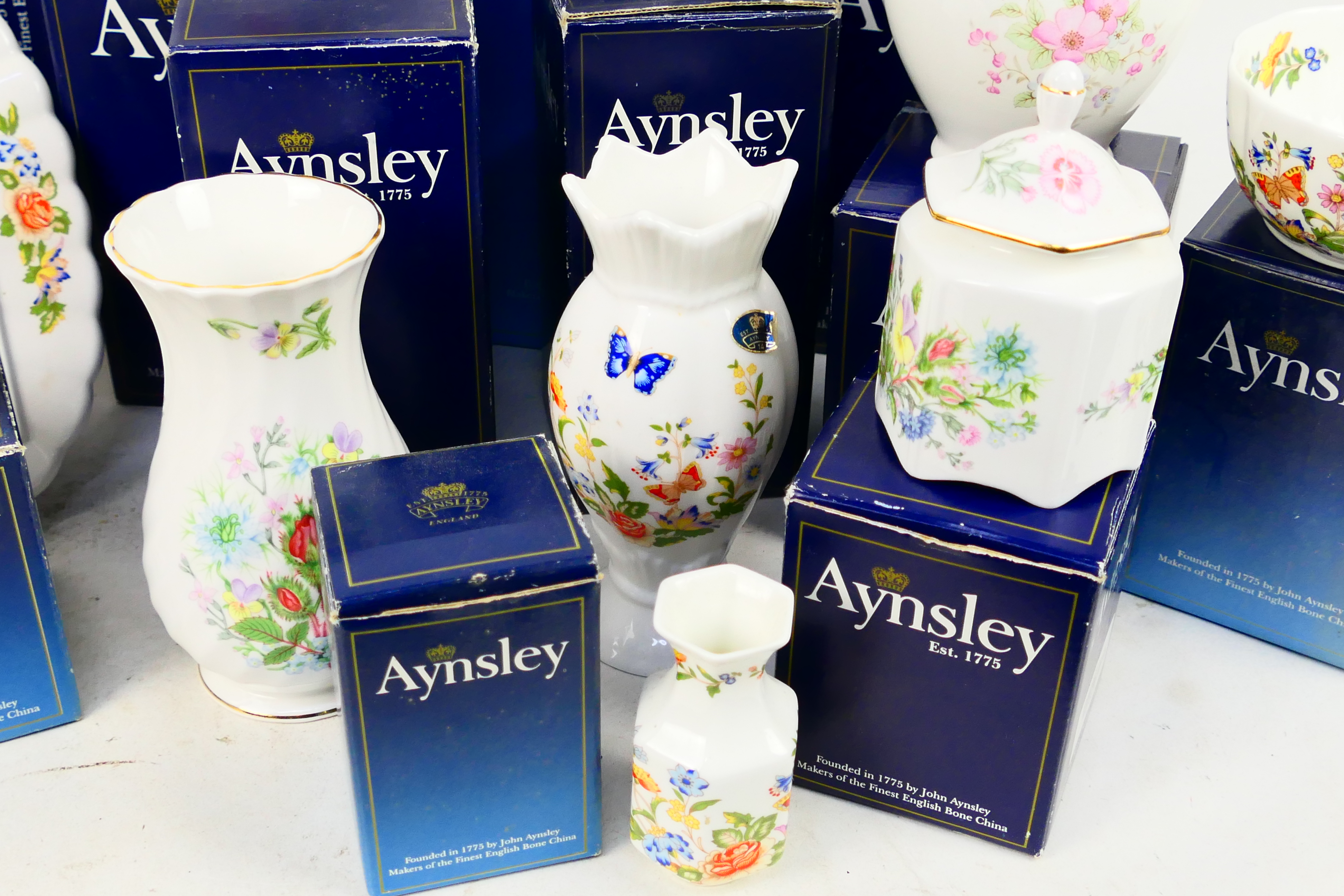 Aynsley - A collection of Aynsley pieces - Image 5 of 10