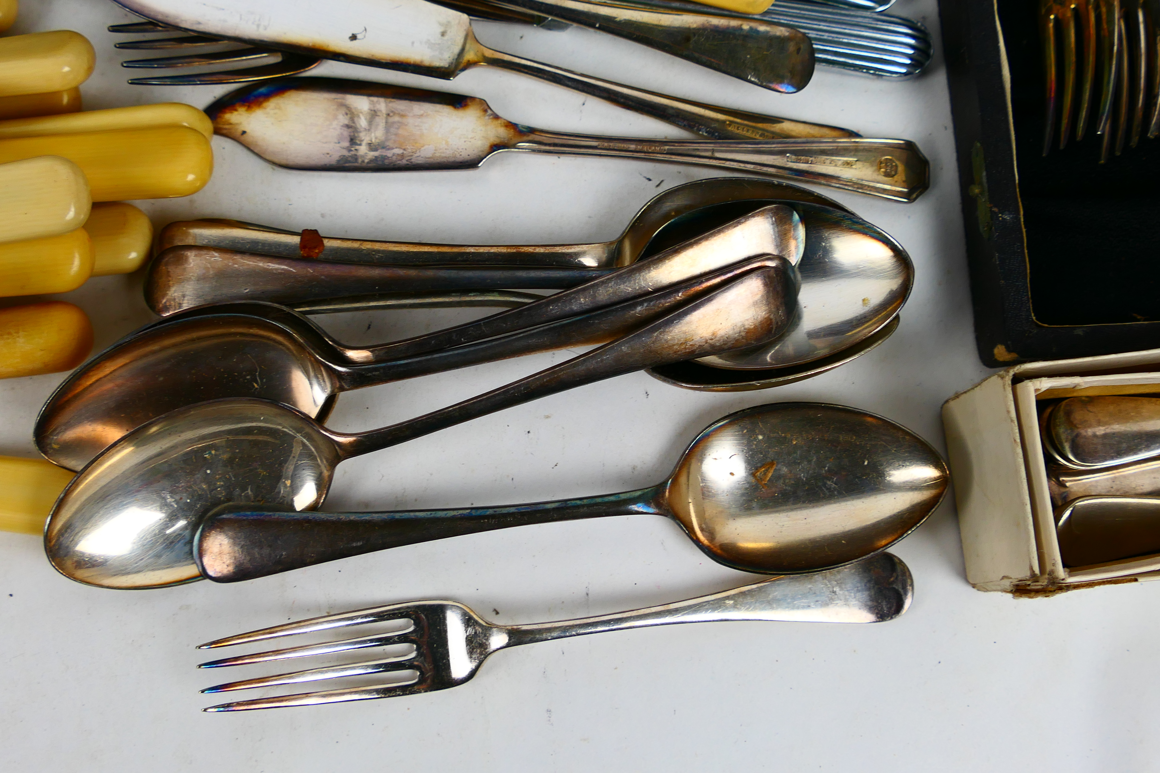 A collection of various flatware, part c - Image 7 of 9