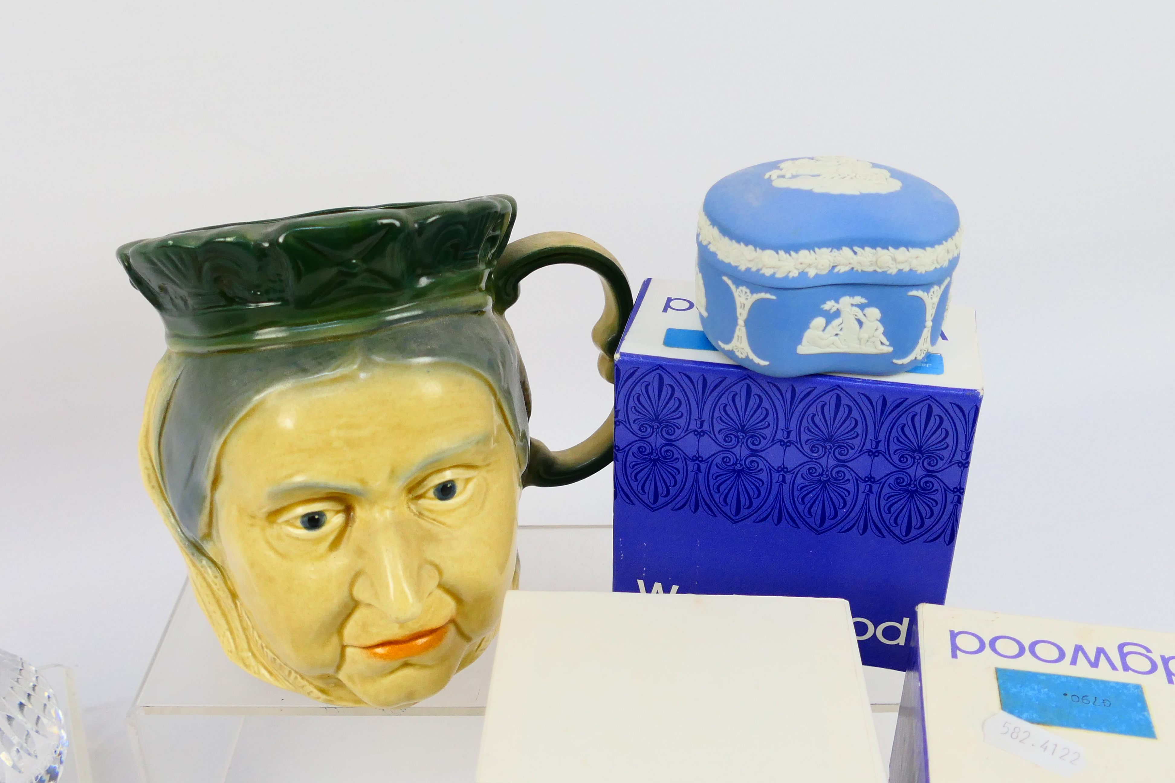 Lot to include a character jug depicting - Image 5 of 7