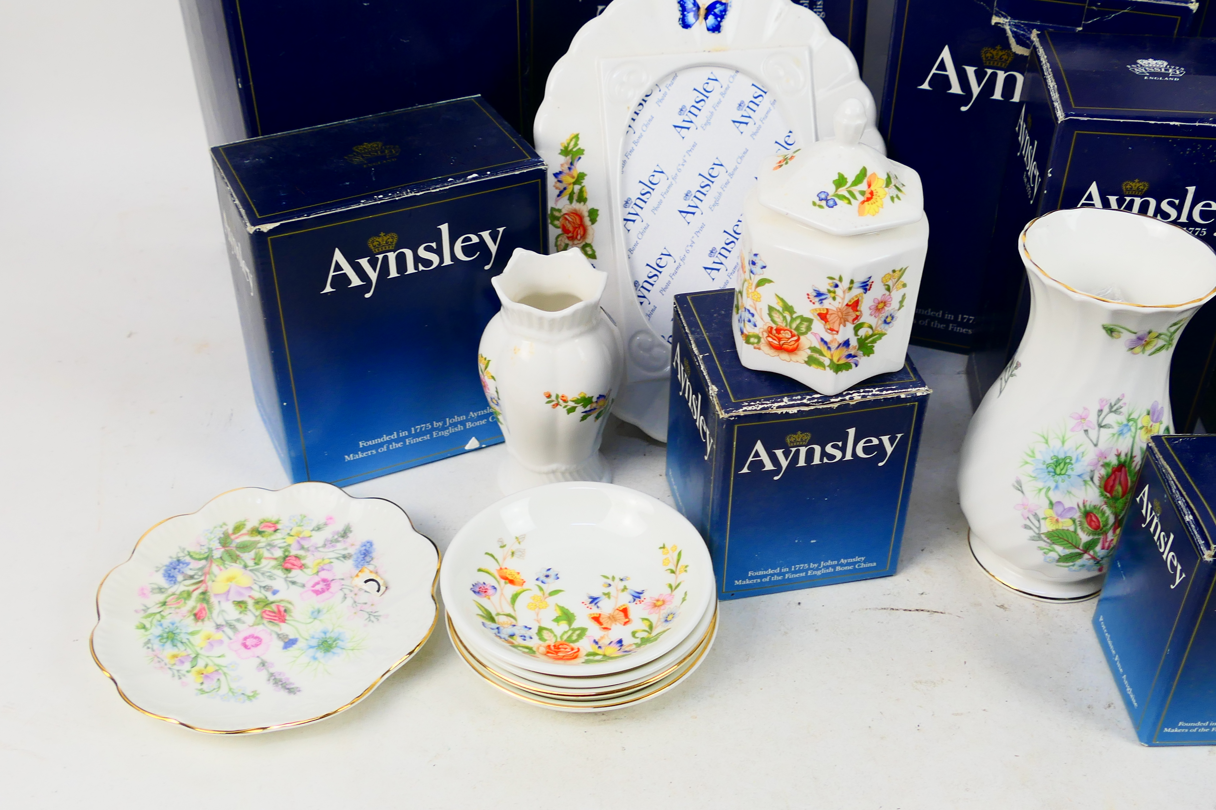 Aynsley - A collection of Aynsley pieces - Image 3 of 10