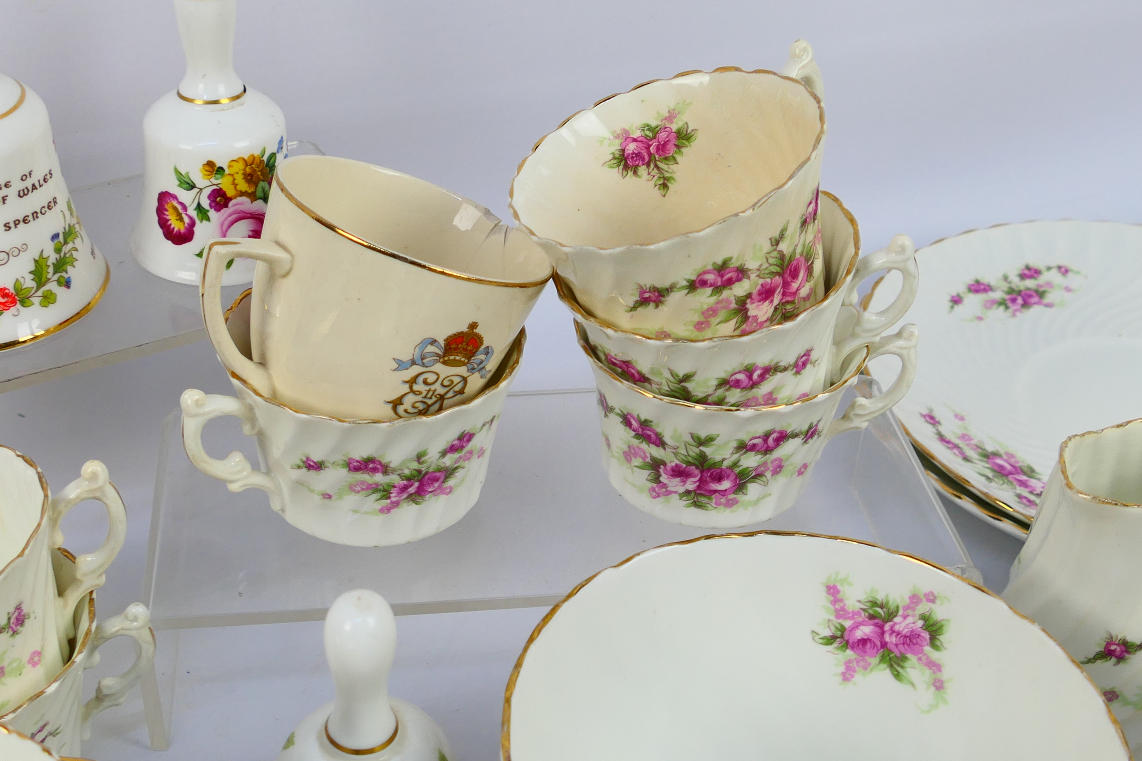 Royal Doulton, Wedgewood, Royal Albert - - Image 4 of 8