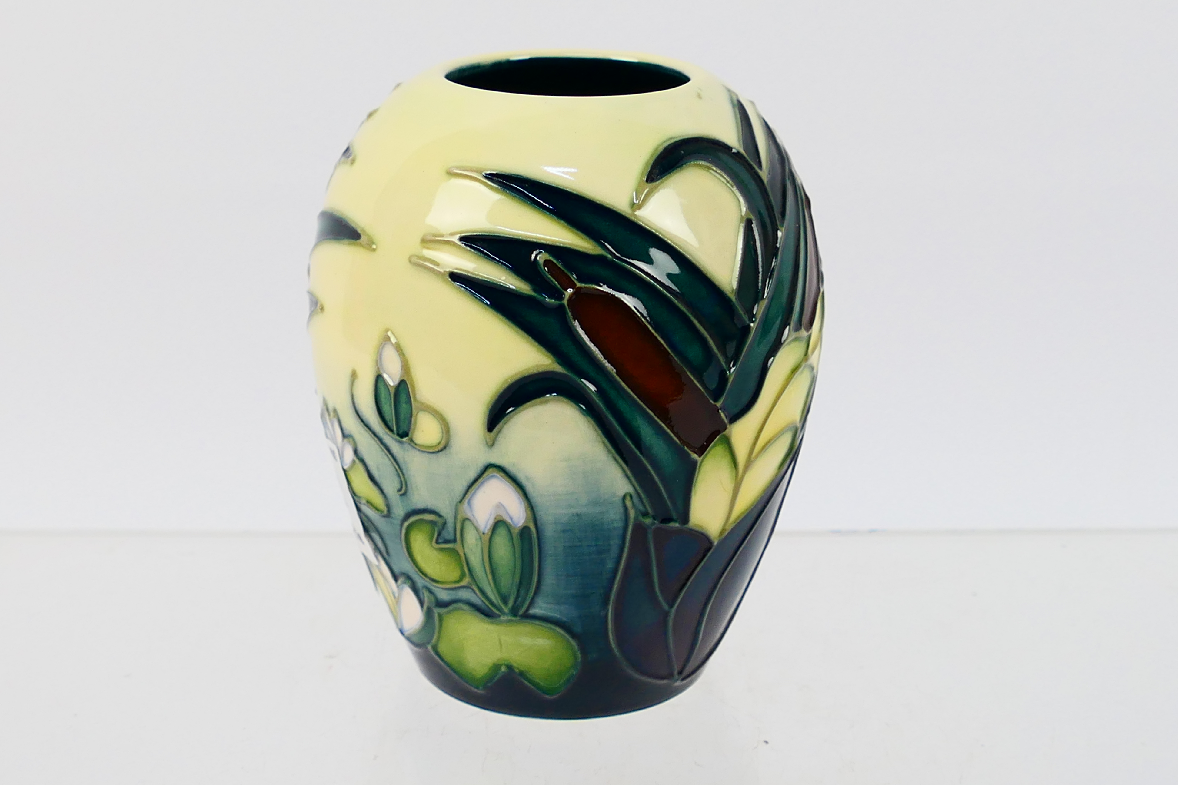 Moorcroft - A Moorcroft Pottery vase dec - Image 4 of 7