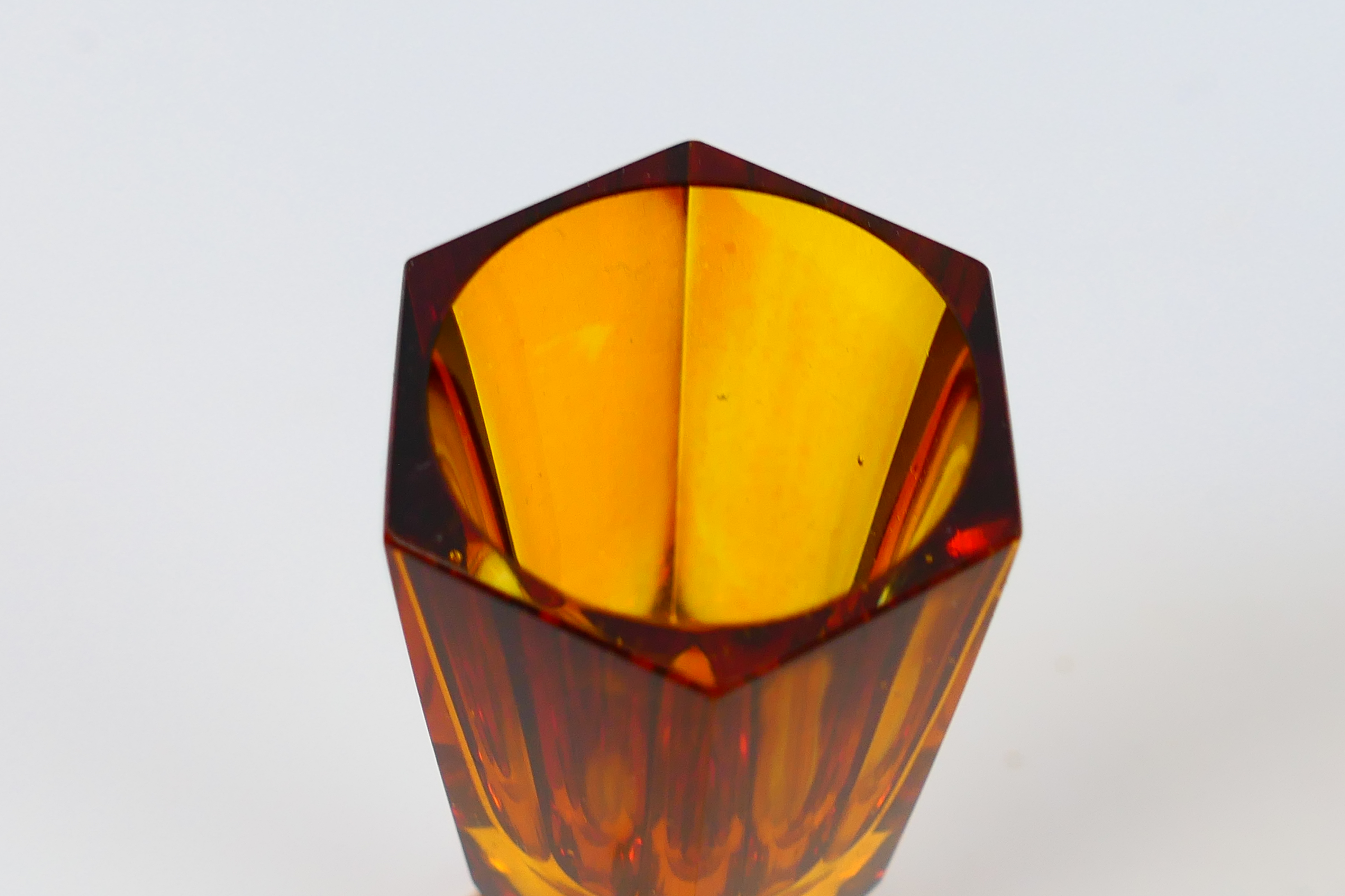 A Toastmaster's firing glass, the amber - Image 4 of 4