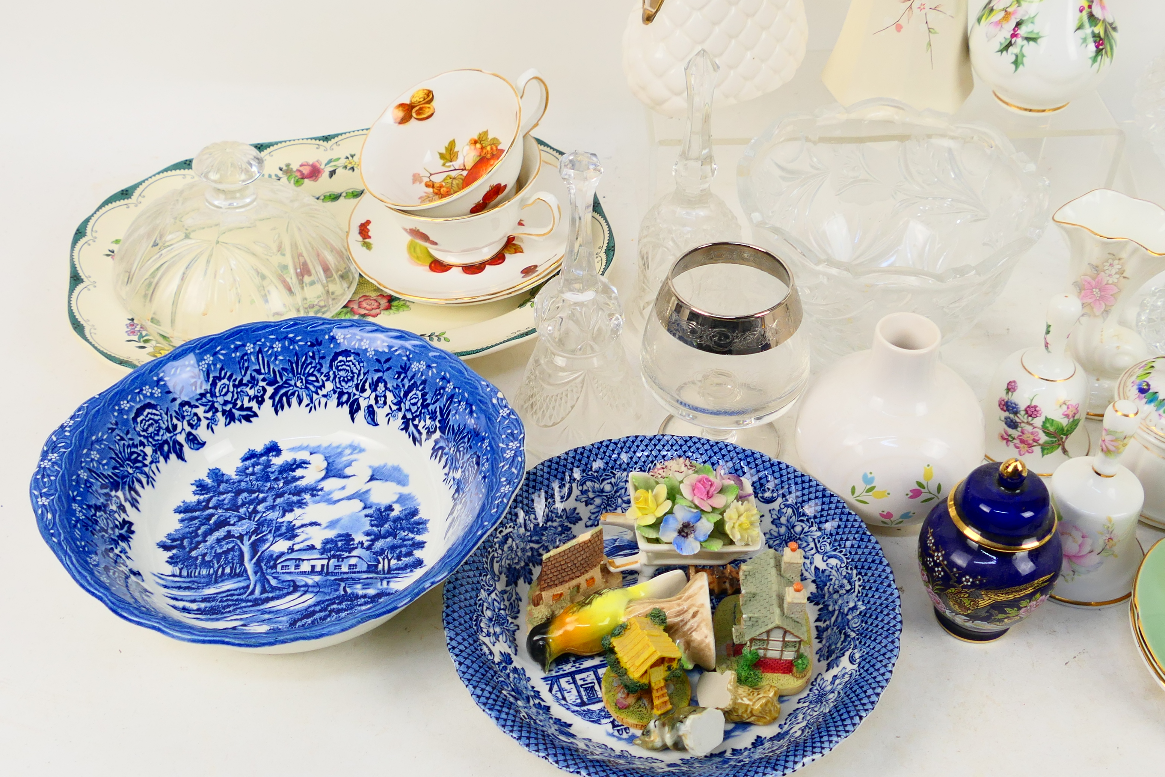 Mixed ceramics and glassware to include - Image 3 of 6