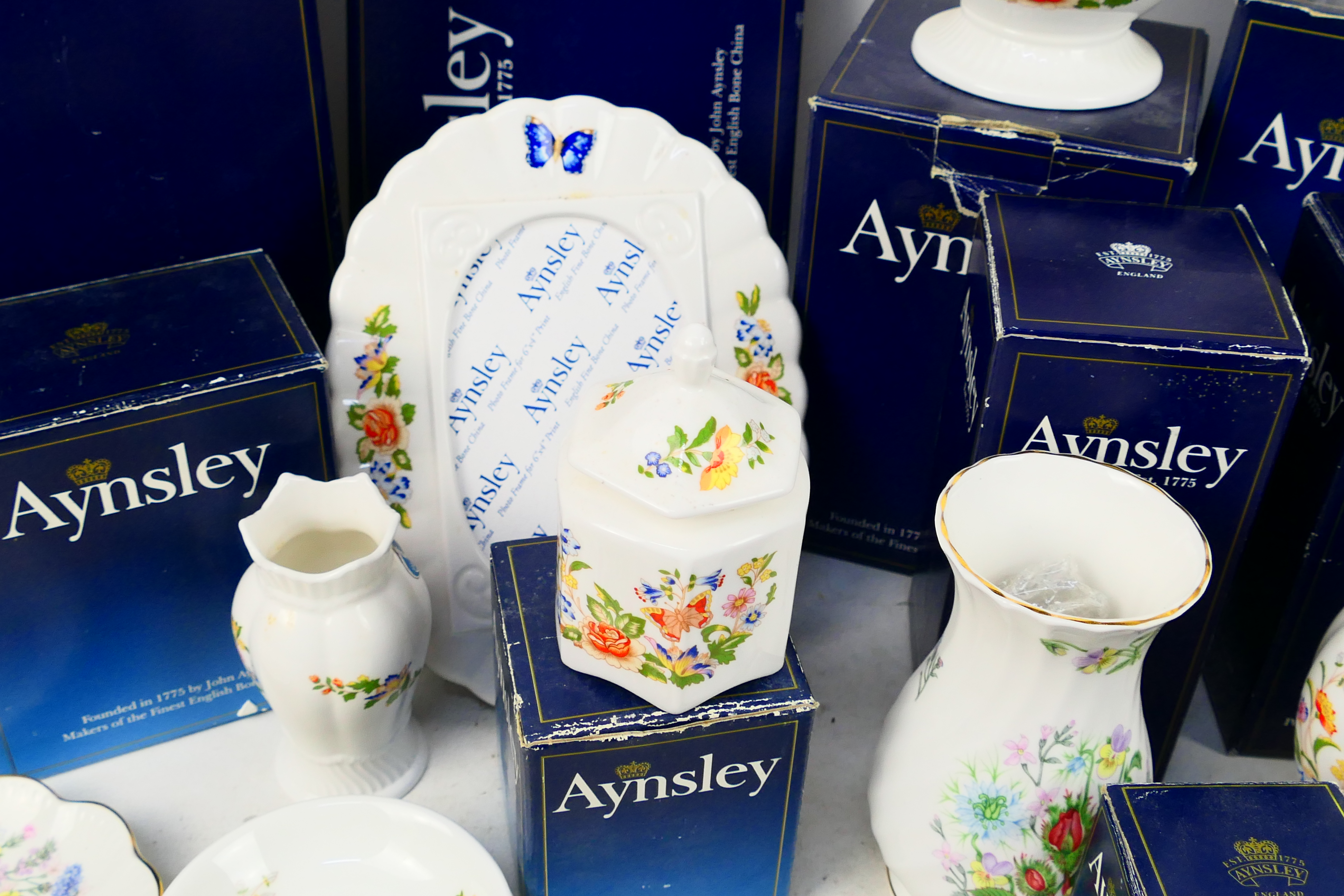 Aynsley - A collection of Aynsley pieces - Image 4 of 10