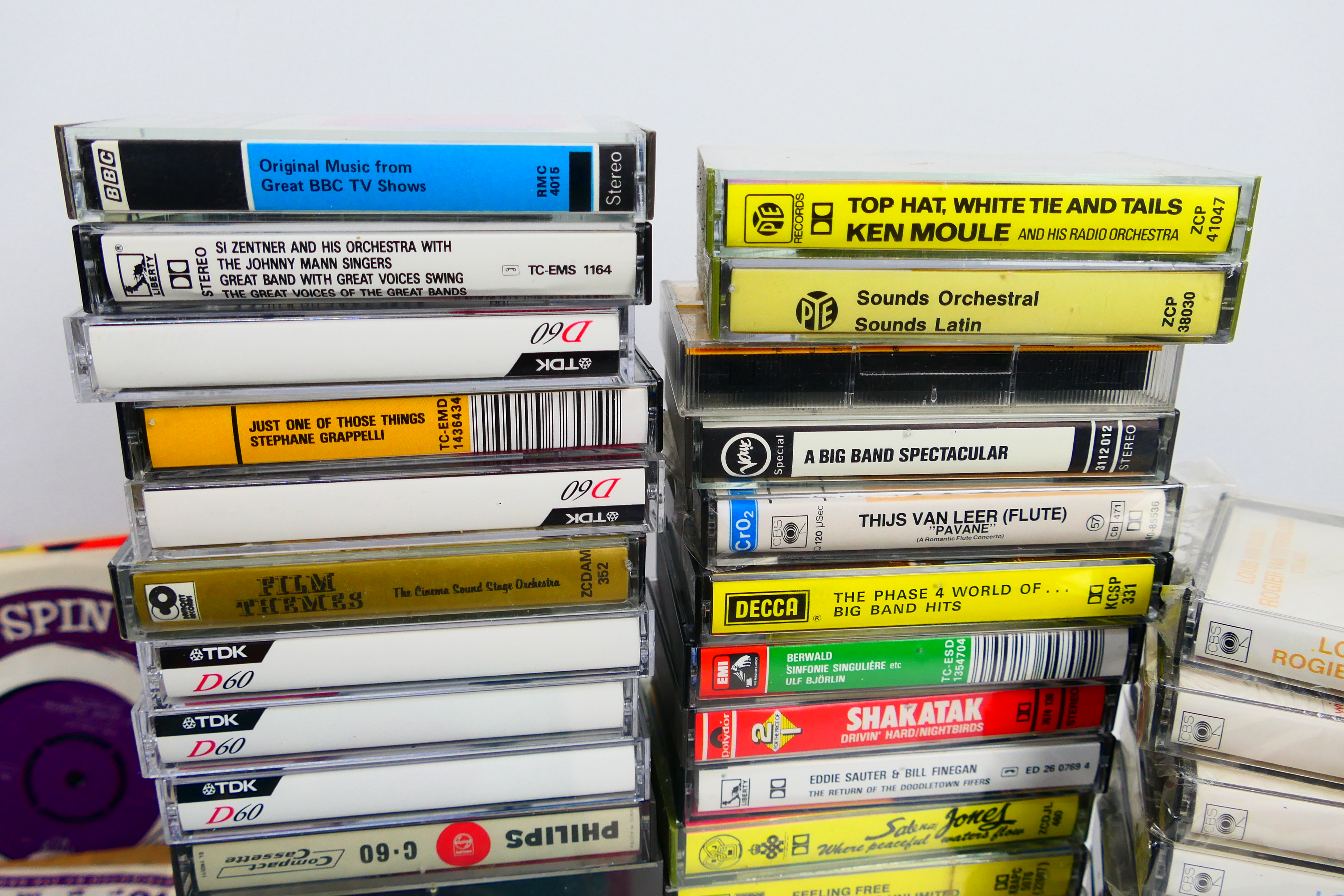 A collection of vintage audio cassettes - Image 10 of 13