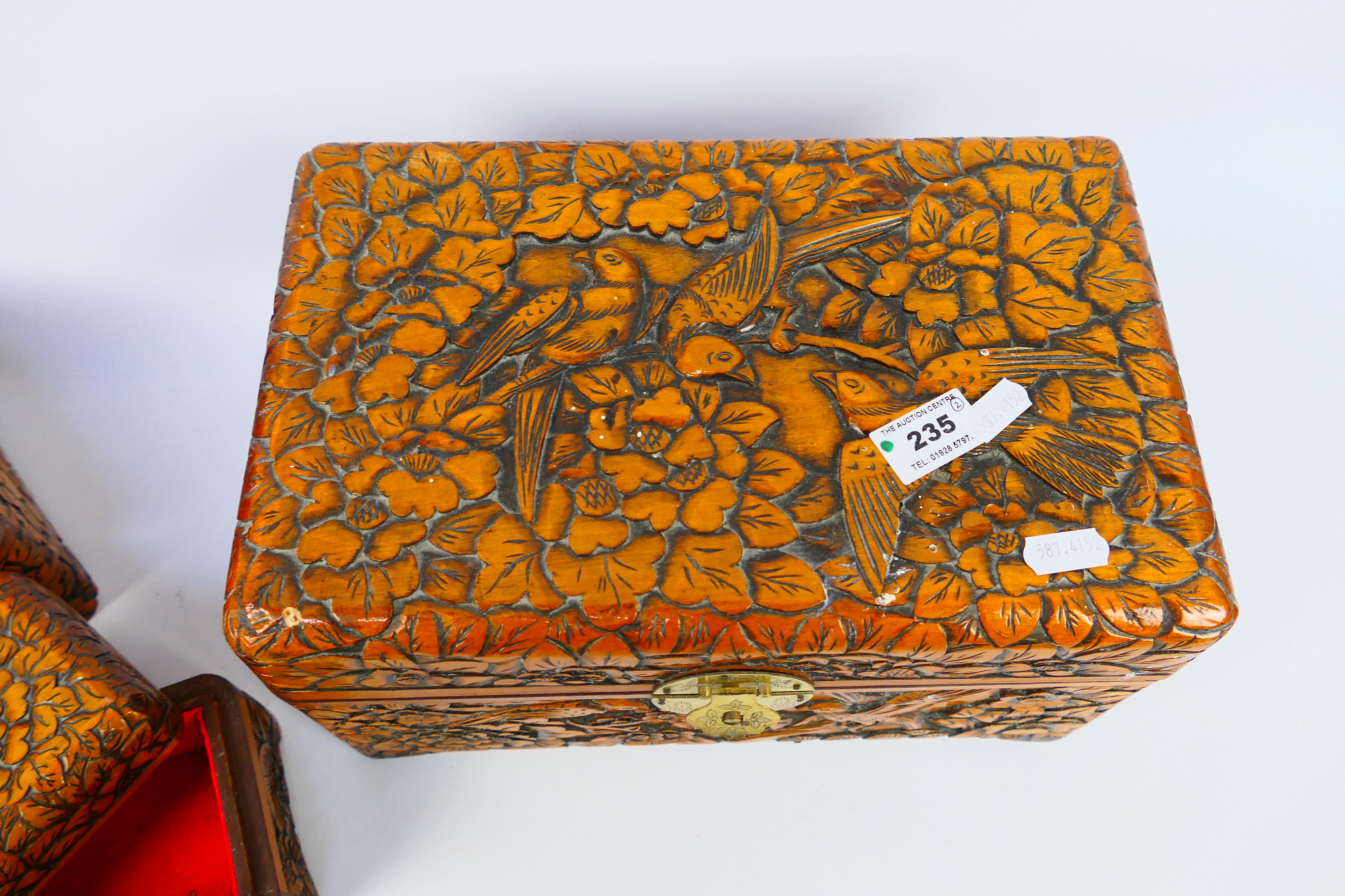 Lot to include a set of three graduated Chinese wooden boxes with carved decoration of birds - Image 5 of 5