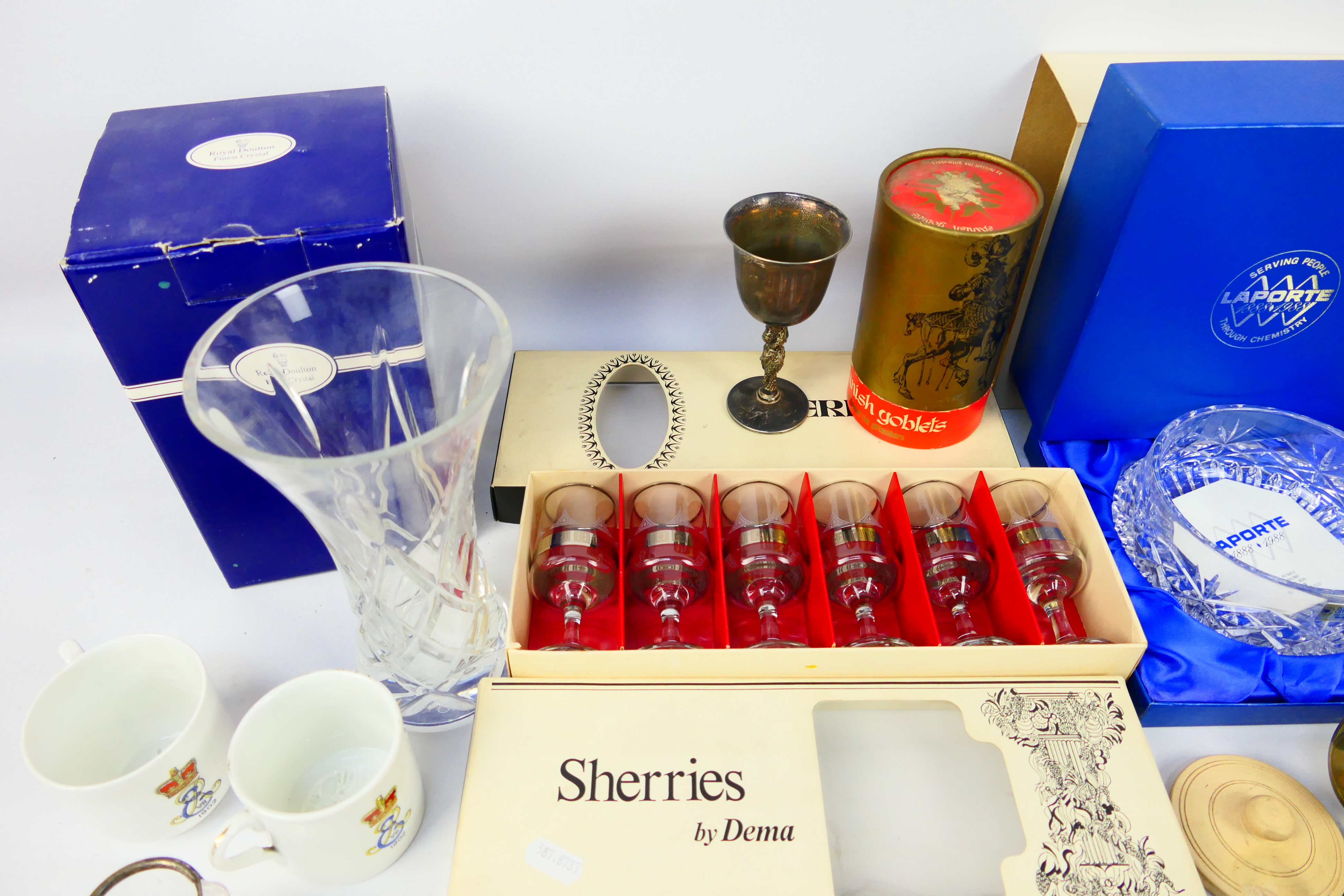 A quantity of predominantly boxed glassware to include Royal Doulton Finest Crystal, - Image 5 of 5