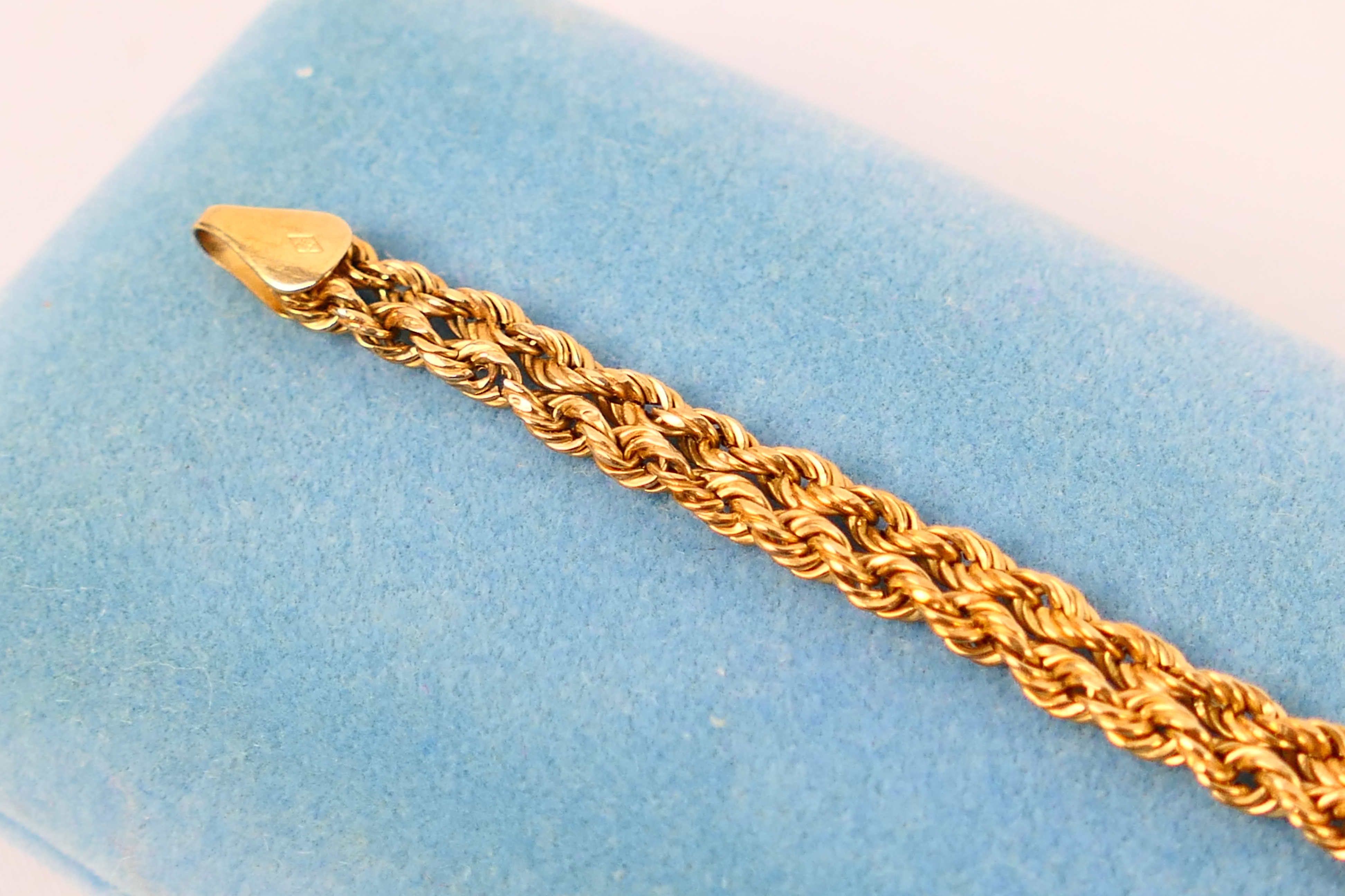 A 9ct yellow gold rope twist bracelet, 19 cm (l), approximately 3 grams. - Image 2 of 4