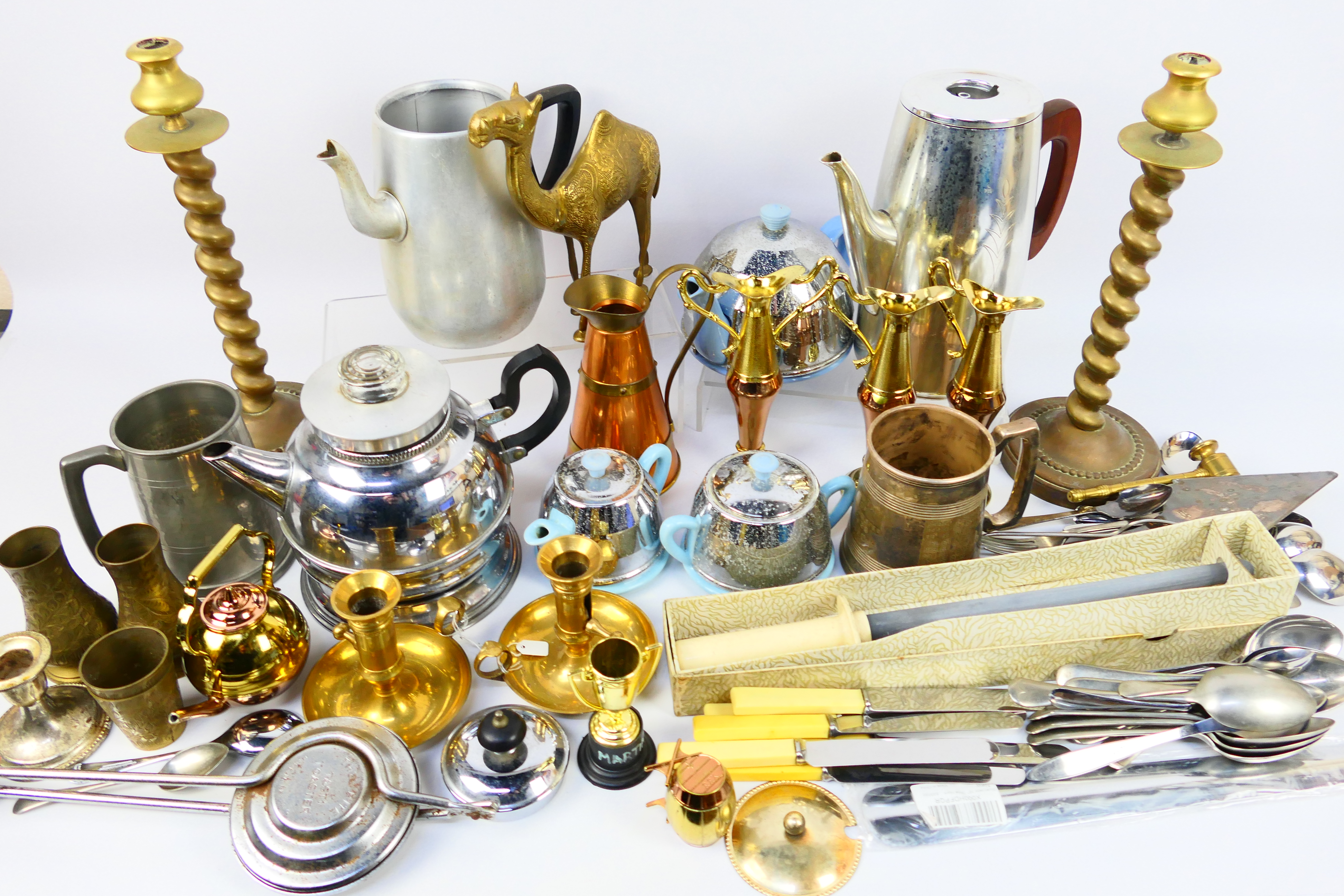 Mixed metalware to include copper, brass, plated and other.