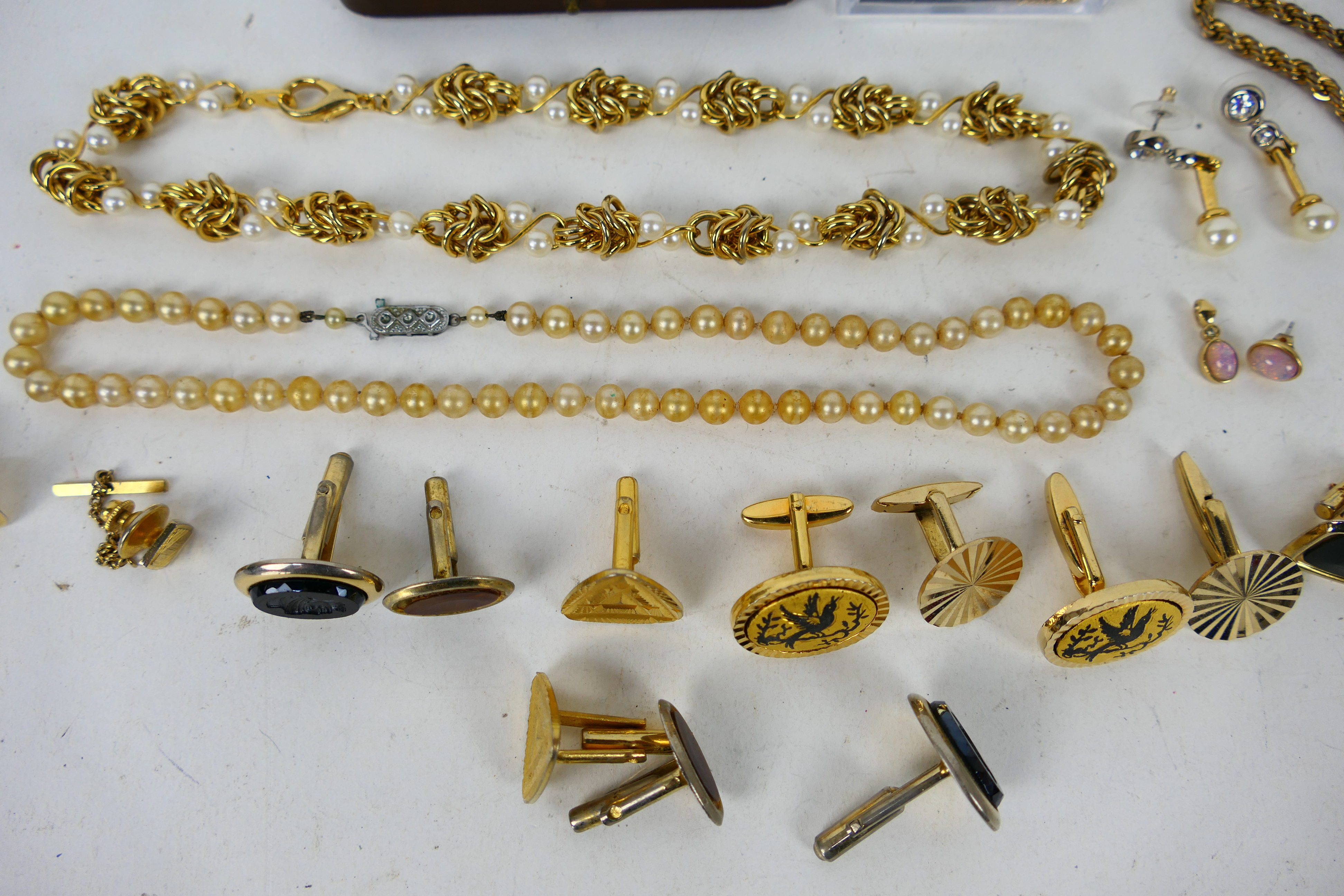 Costume jewellery to include a gold plated bracelet, stone set pendant with necklace, cufflinks, - Image 3 of 5