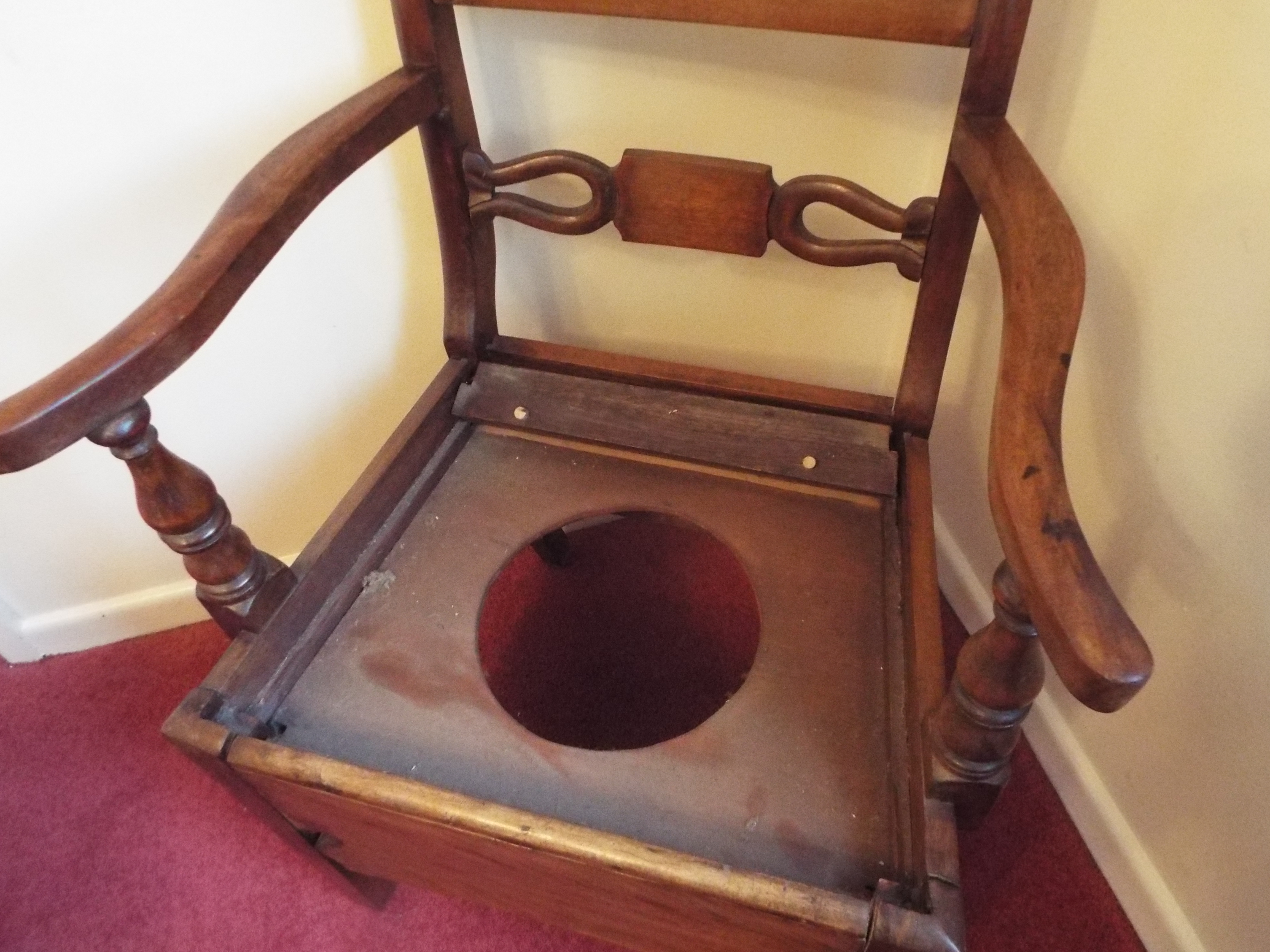 A 18th century commode as illustrated (Important: the successful bidder MUST contact Client - Image 4 of 4