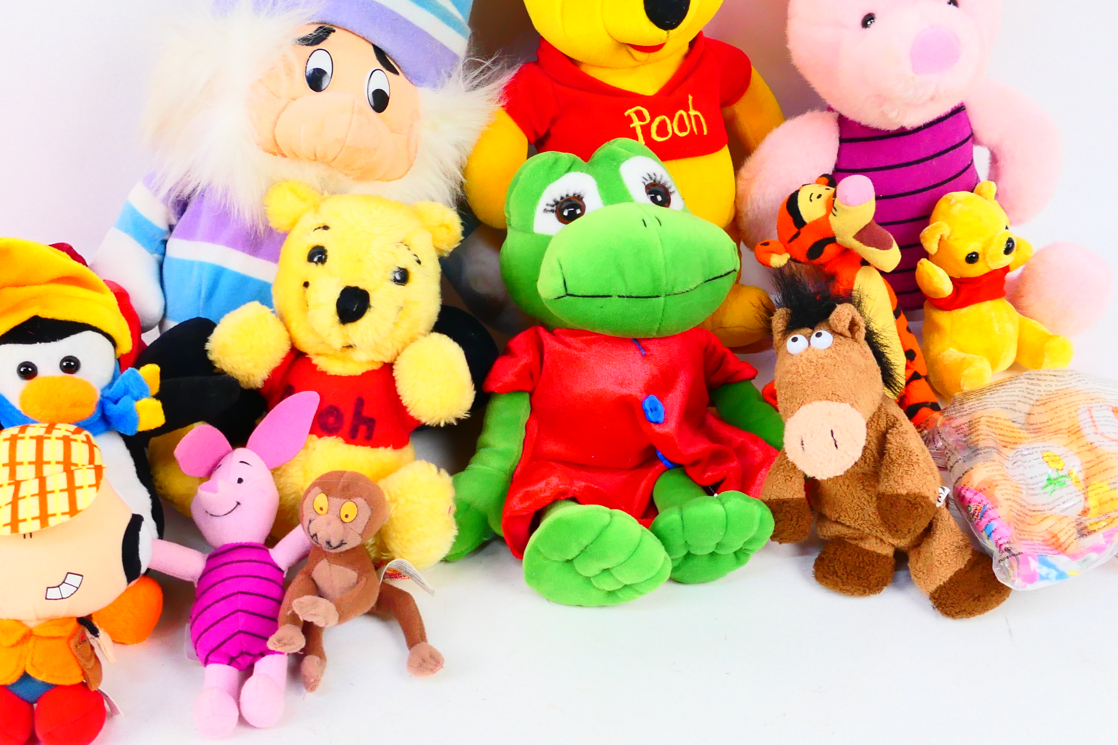 Plush Toys - Winnie the Pooh - Piglet - - Image 3 of 4