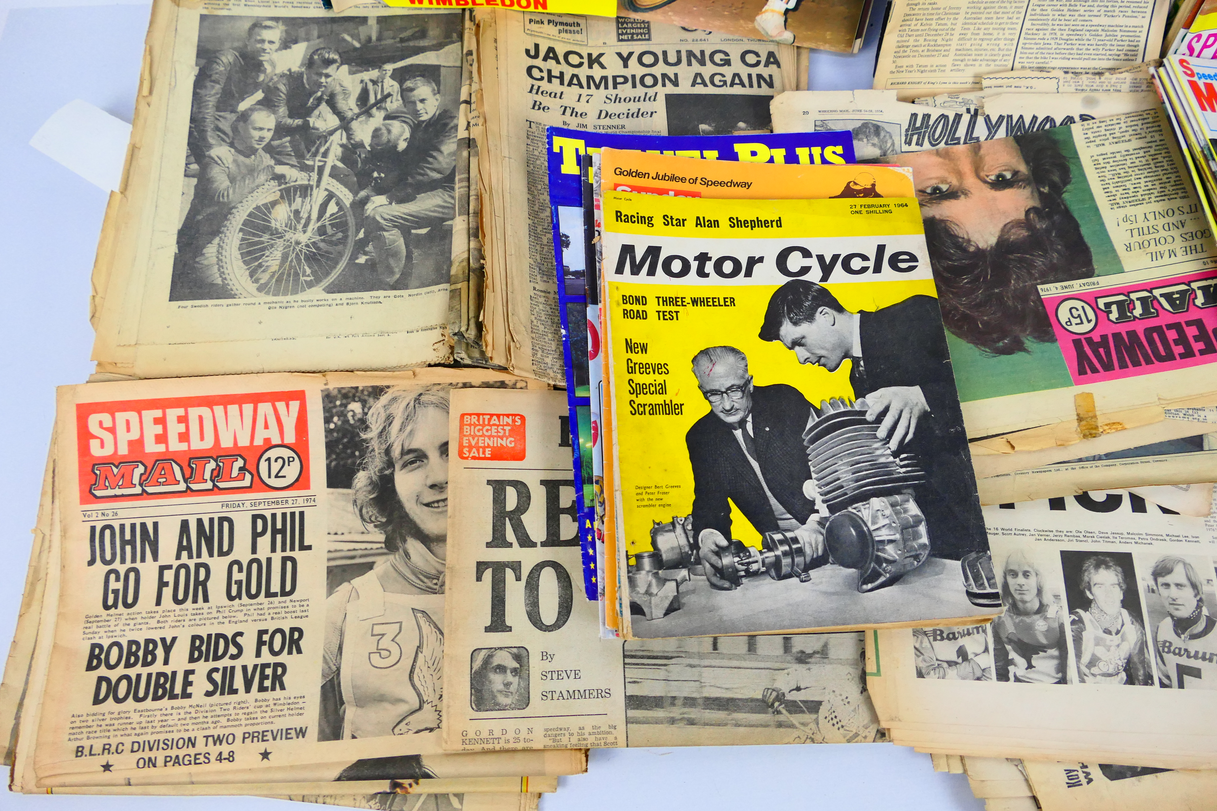 Speedway Interest - A collection of vintage speedway related magazines and ephemera, - Image 4 of 5