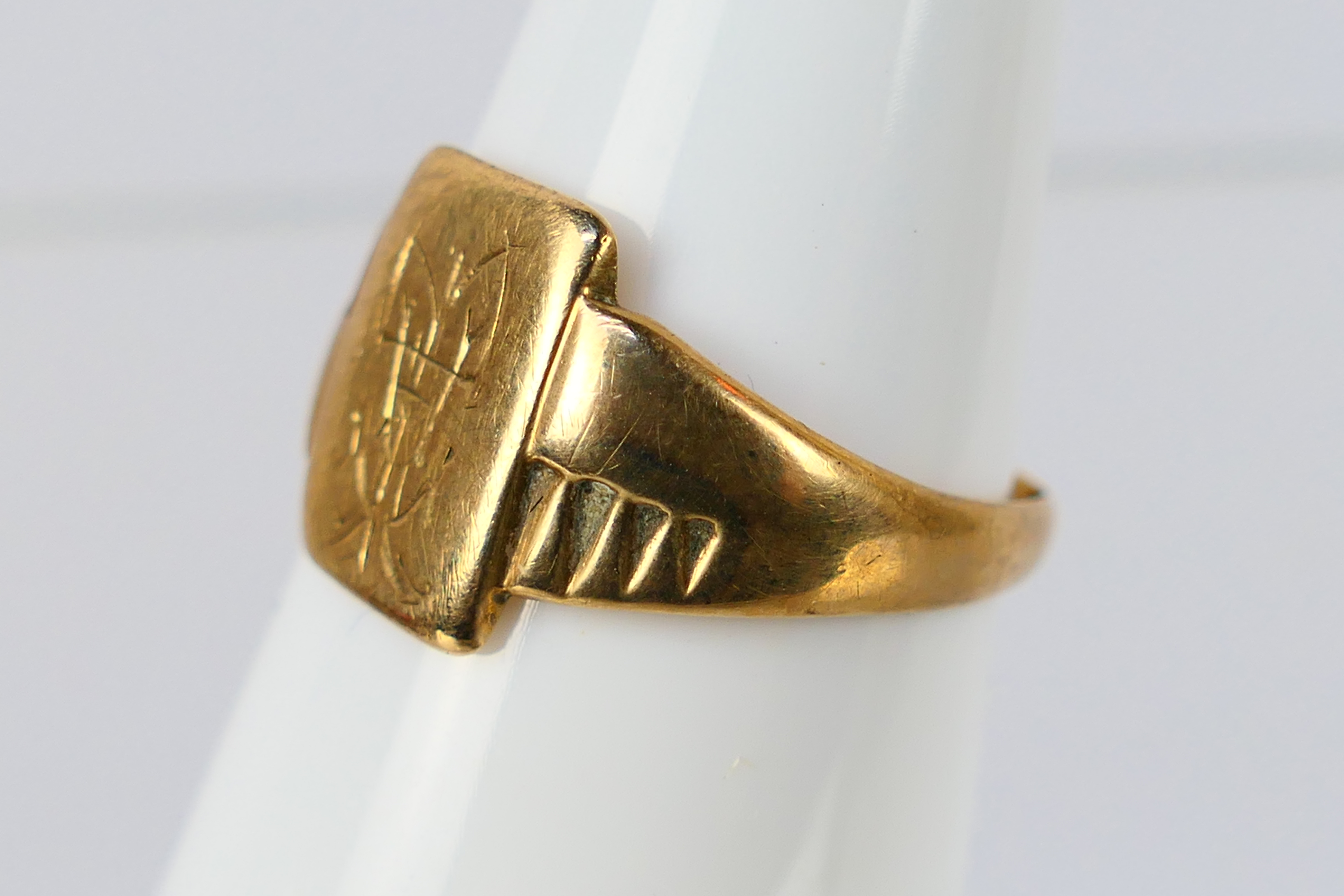 A 9ct gold ring (shank misshapen), 3.8 grams. - Image 2 of 4