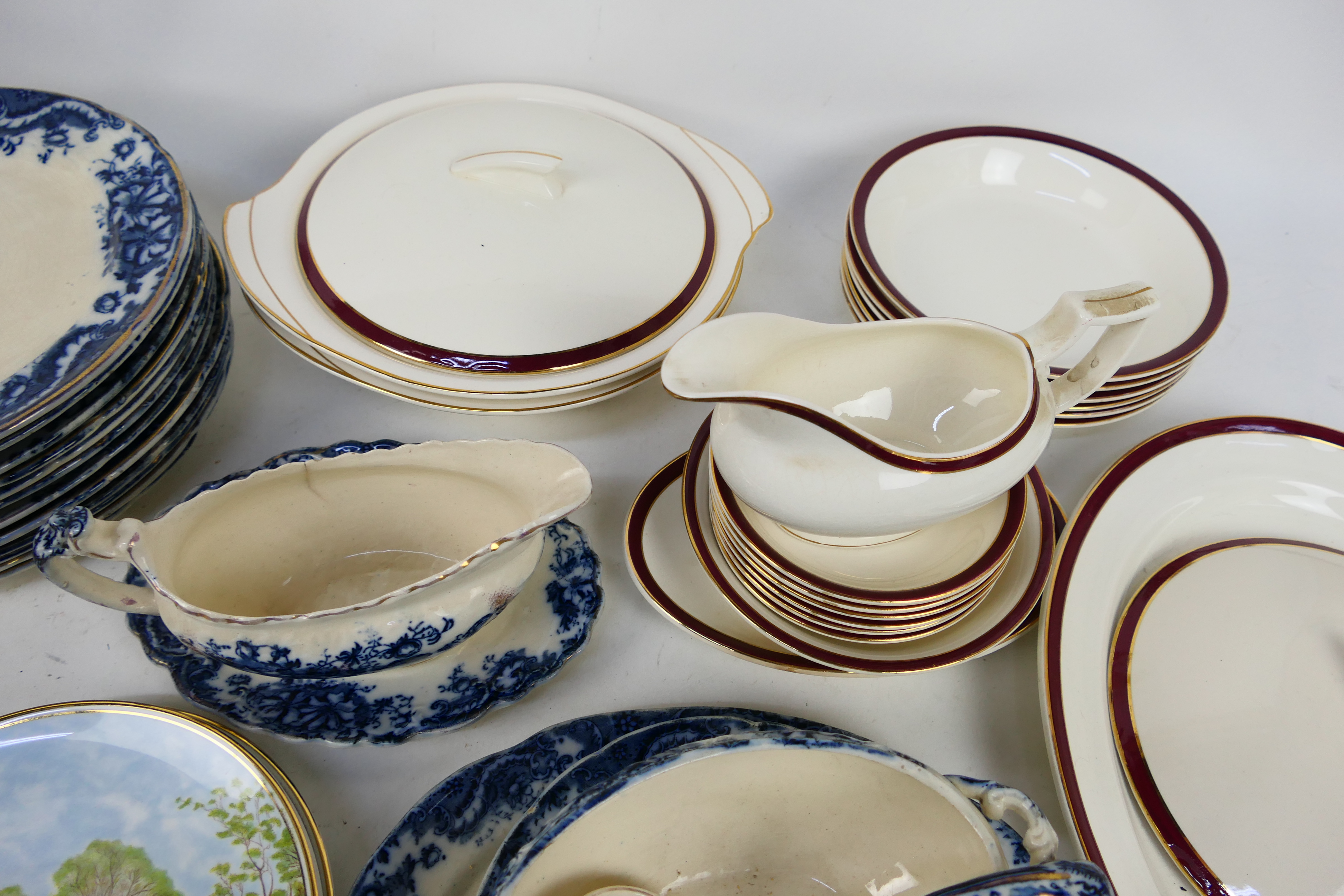 A collection of dinner wares and a small quantity of plates decorated with hunting scenes. [2]. - Image 5 of 9