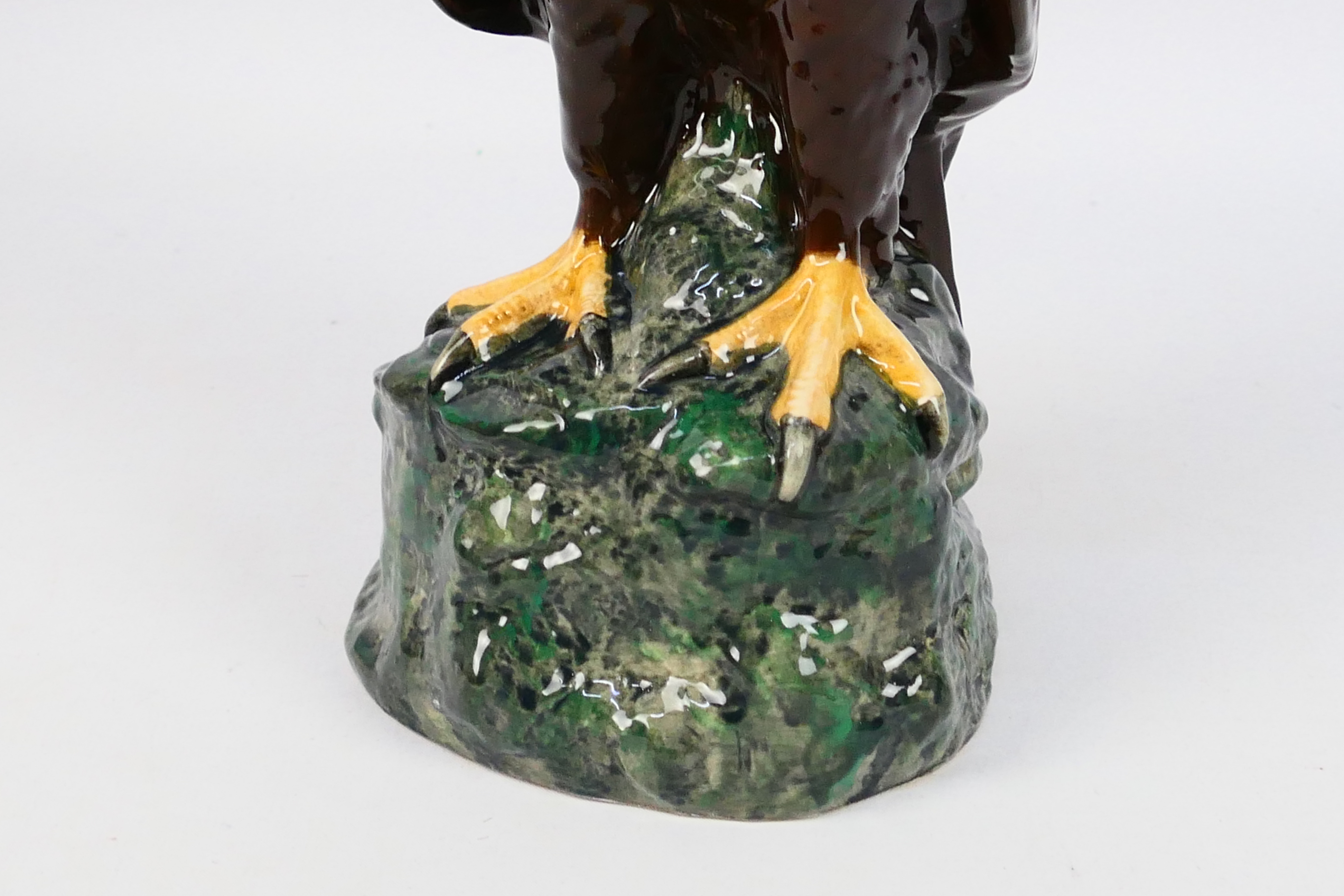 Whyte & Mackay - A ceramic Royal Doulton decanter in the form of a Golden Eagle from the Scottish - Image 4 of 10