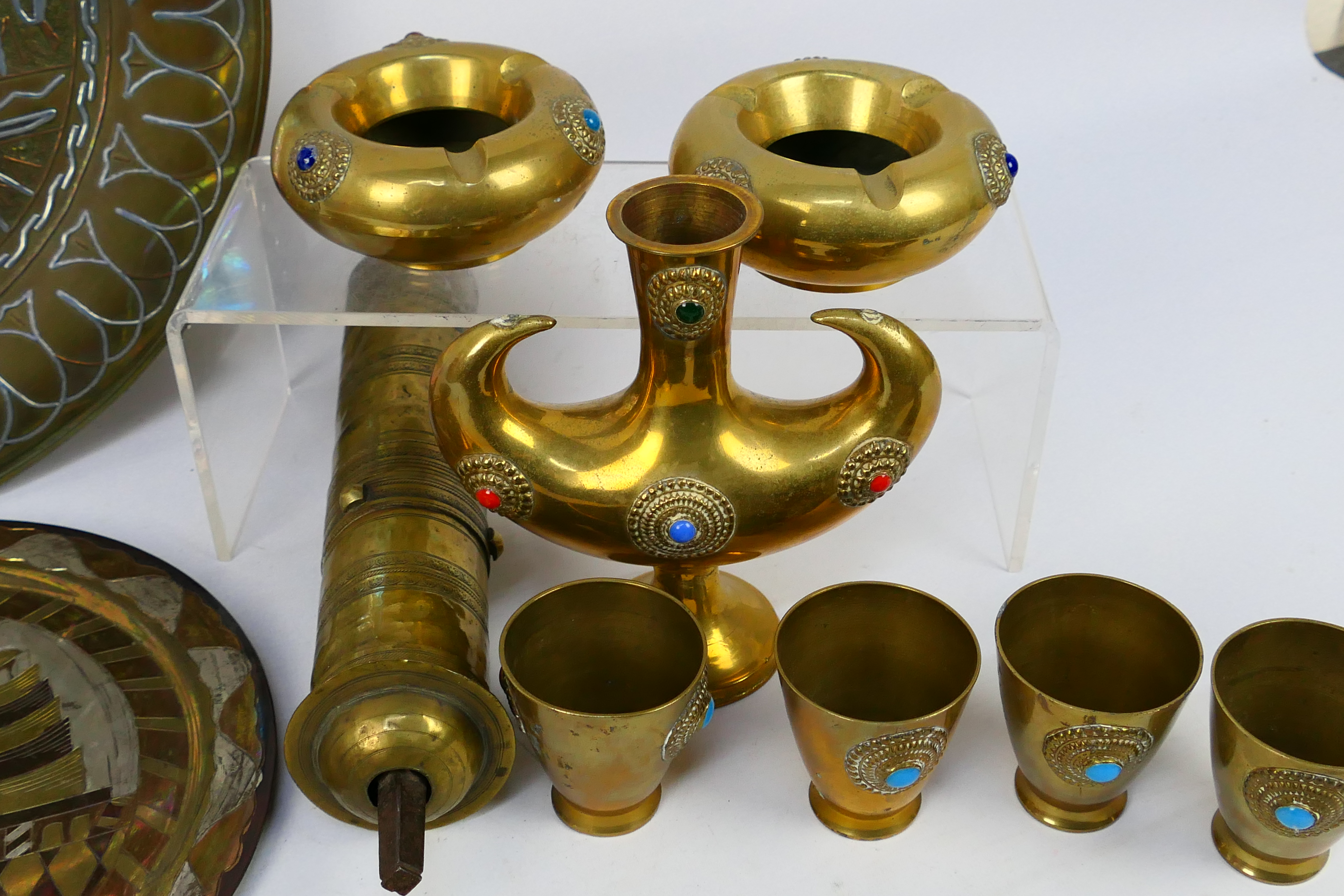 A quantity of Asian metal wares to include Egyptian Cairoware style dishes and other. - Image 5 of 6