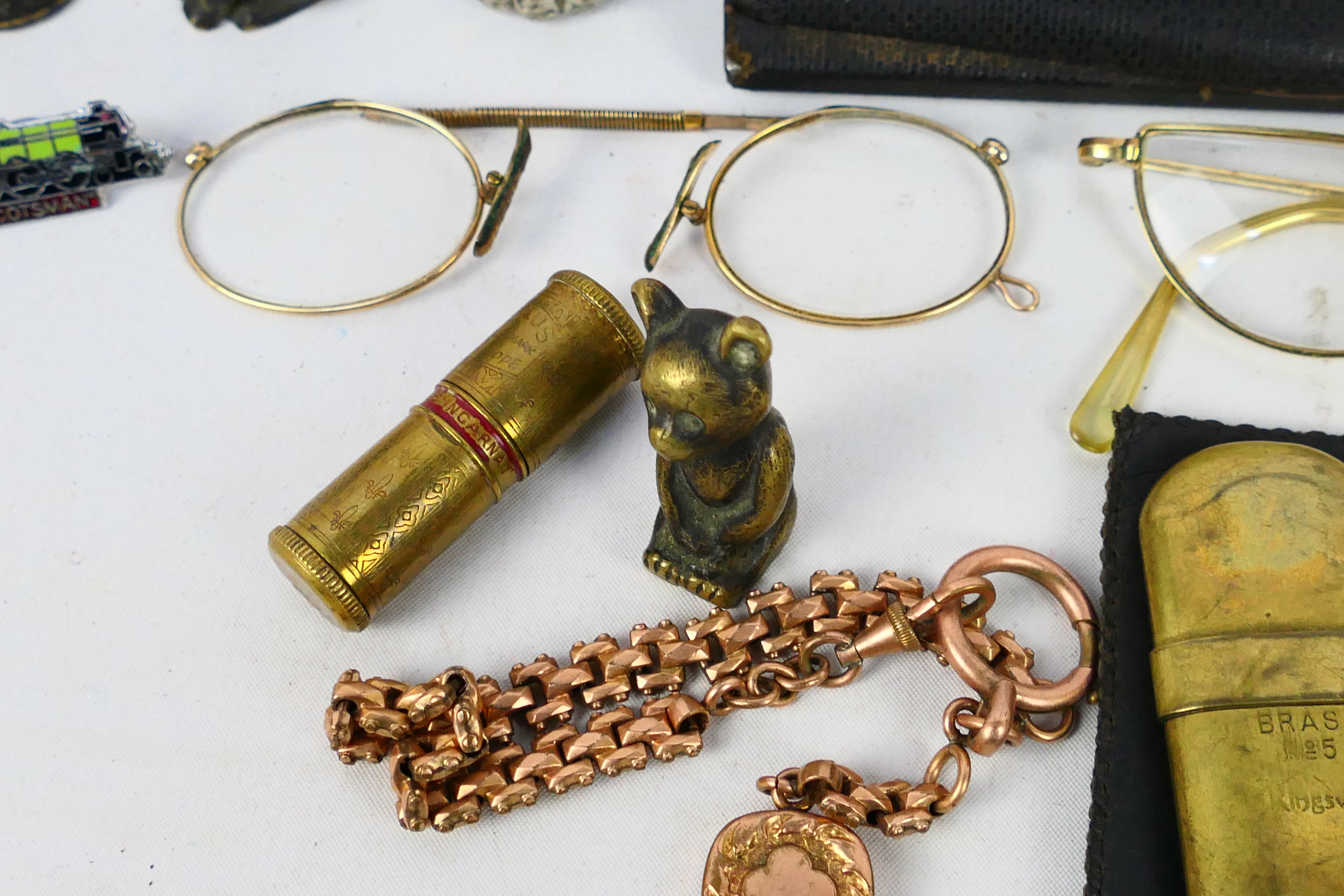 mixed collectables to include Algha 20 half moon spectacles, two Acme Thunderer whistles and other. - Image 3 of 6
