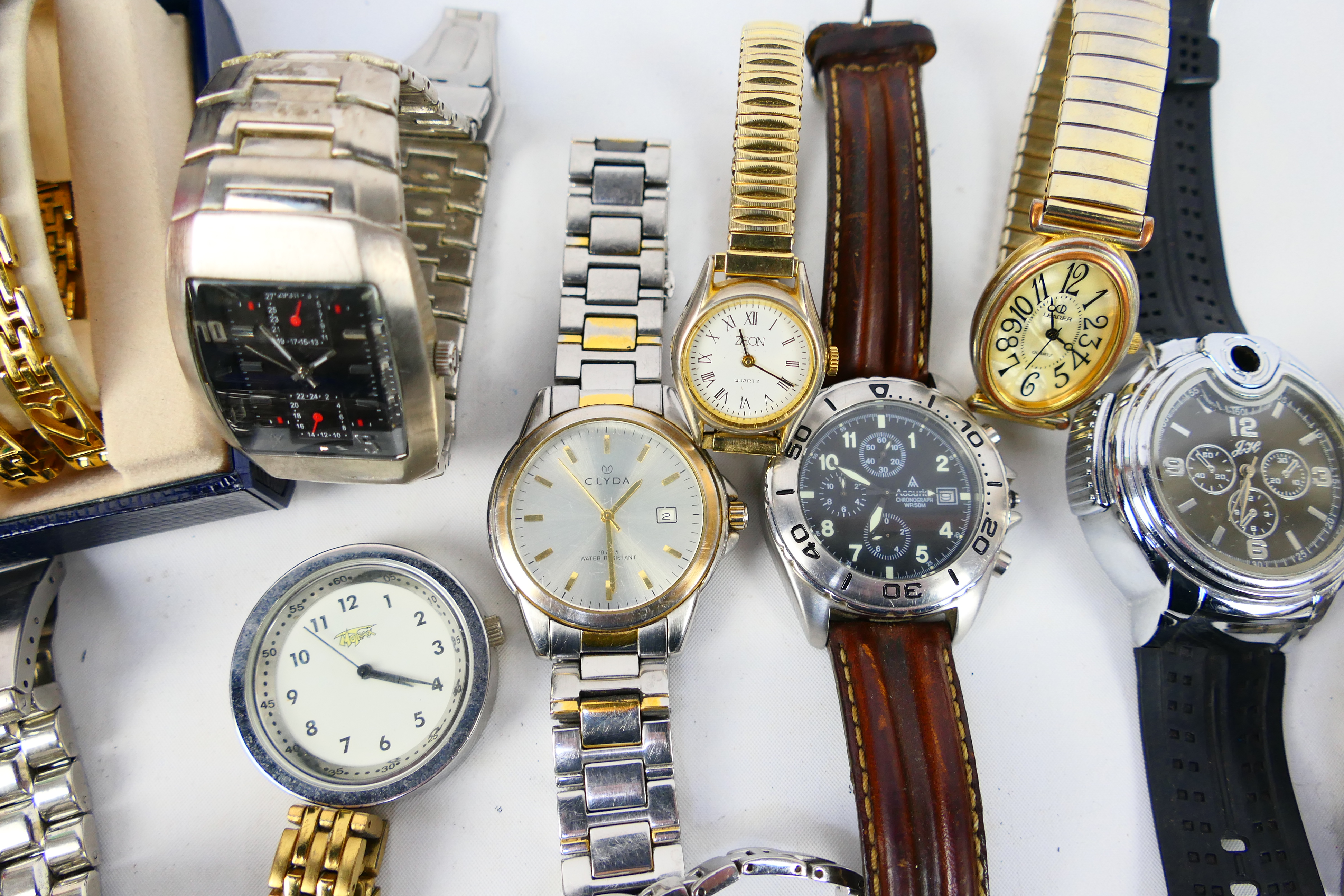 A collection of various wrist watches to include Zeon, Sekonda, Clyda and other. - Image 4 of 6