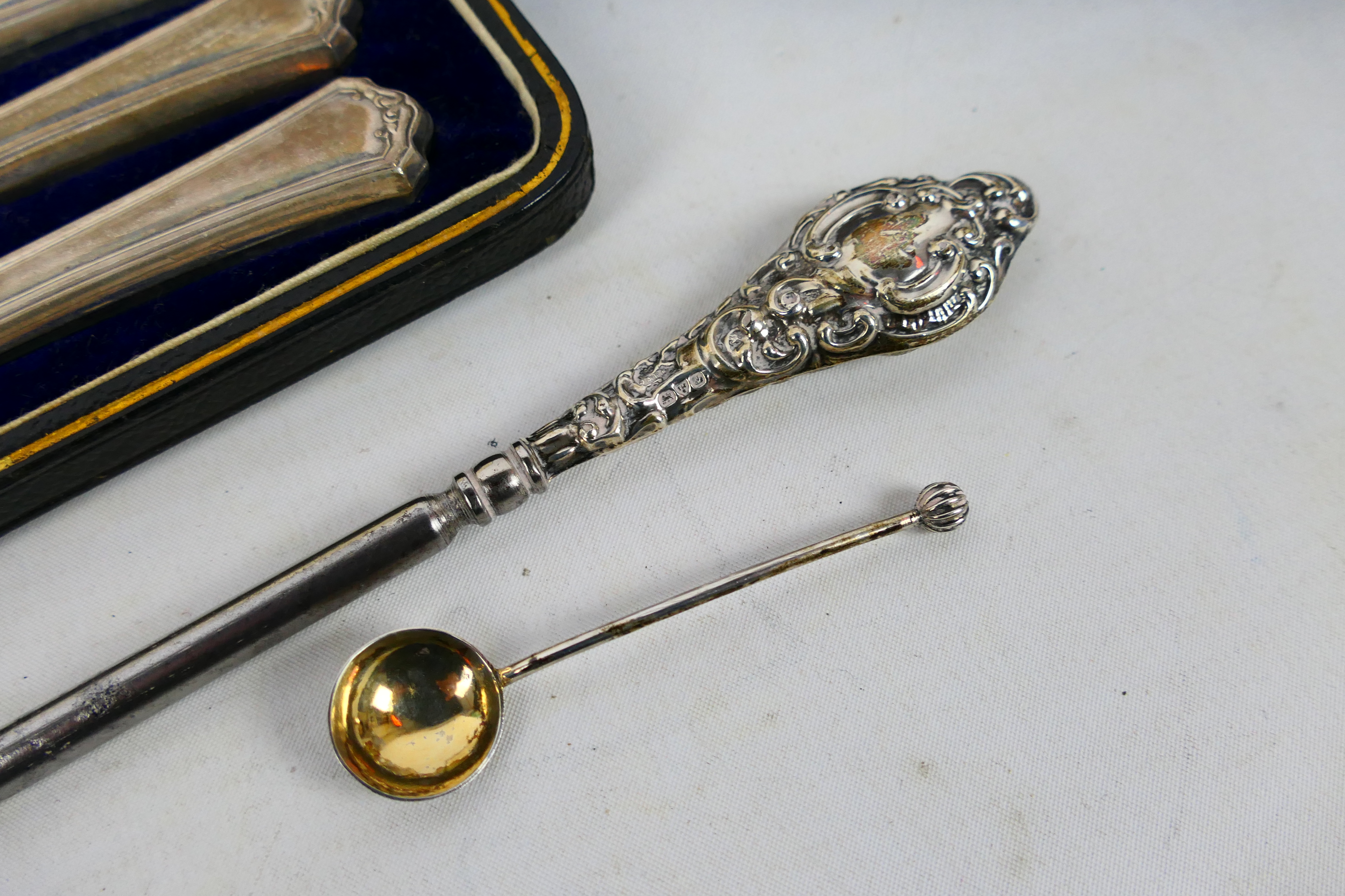 Silver Group - Lot to include a set of six silver handled butter knives contained in case, - Image 2 of 7