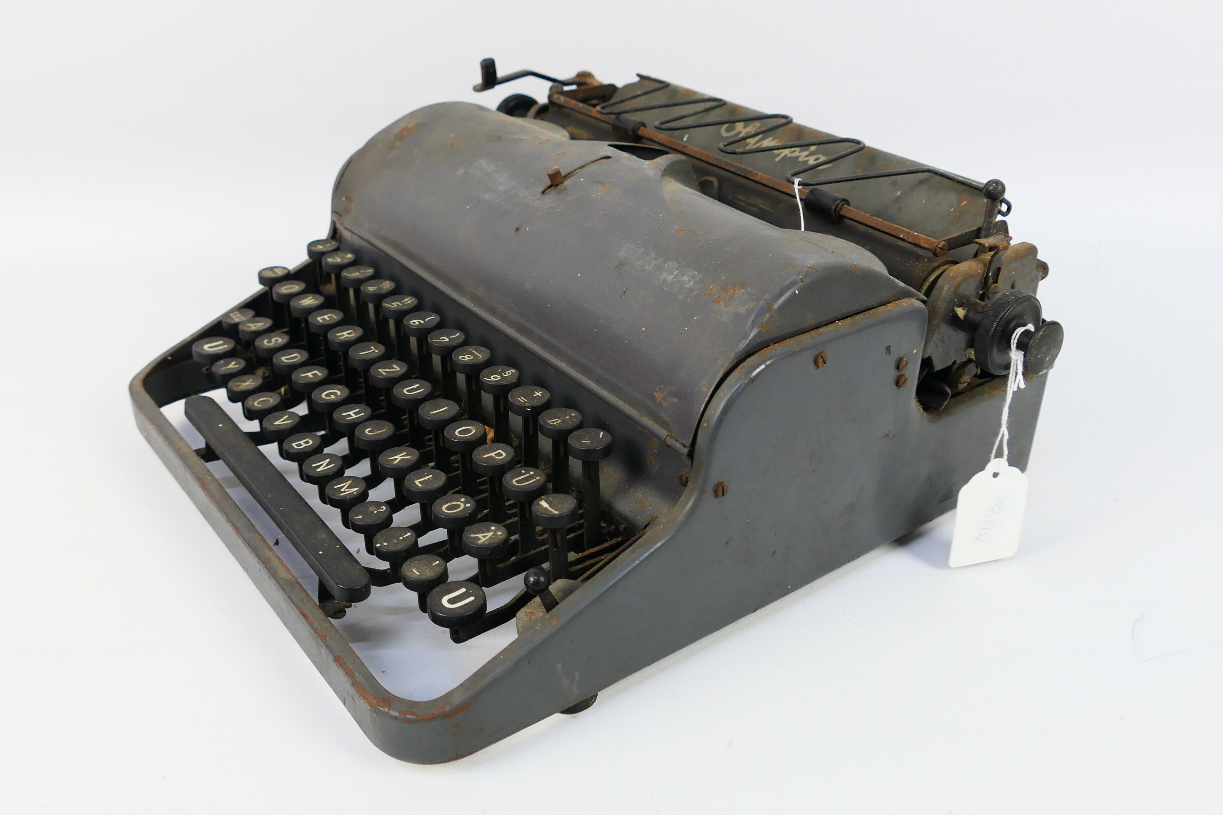 A World War Two (WW2 /WWII) German Olympia Robust portable typewriter, - Image 5 of 8