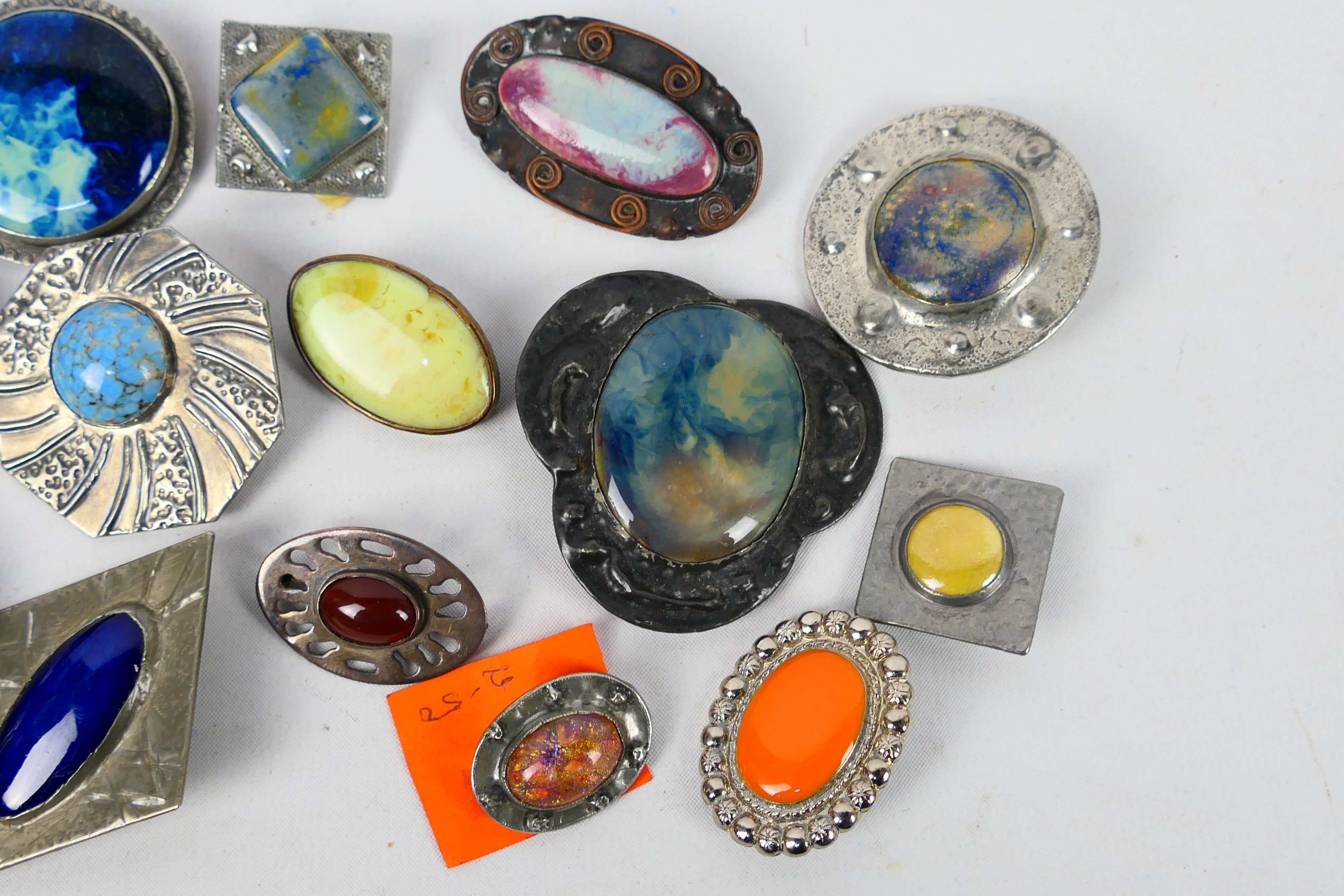 A good collection of Ruskin style brooches. - Image 4 of 5
