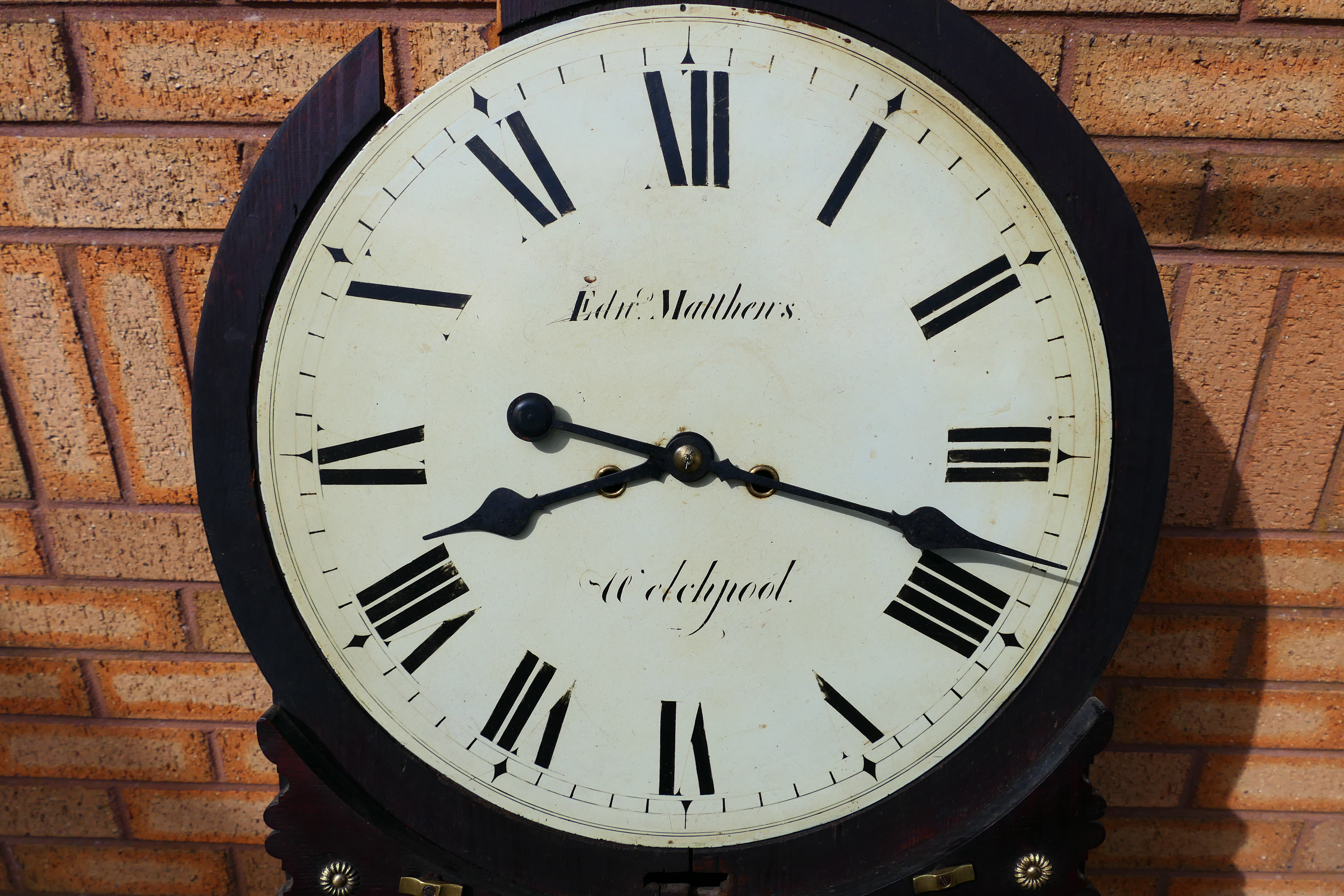 An early 19th century tavern style wall clock, painted dial signed Richard Mathews, Welshpool, - Image 8 of 16