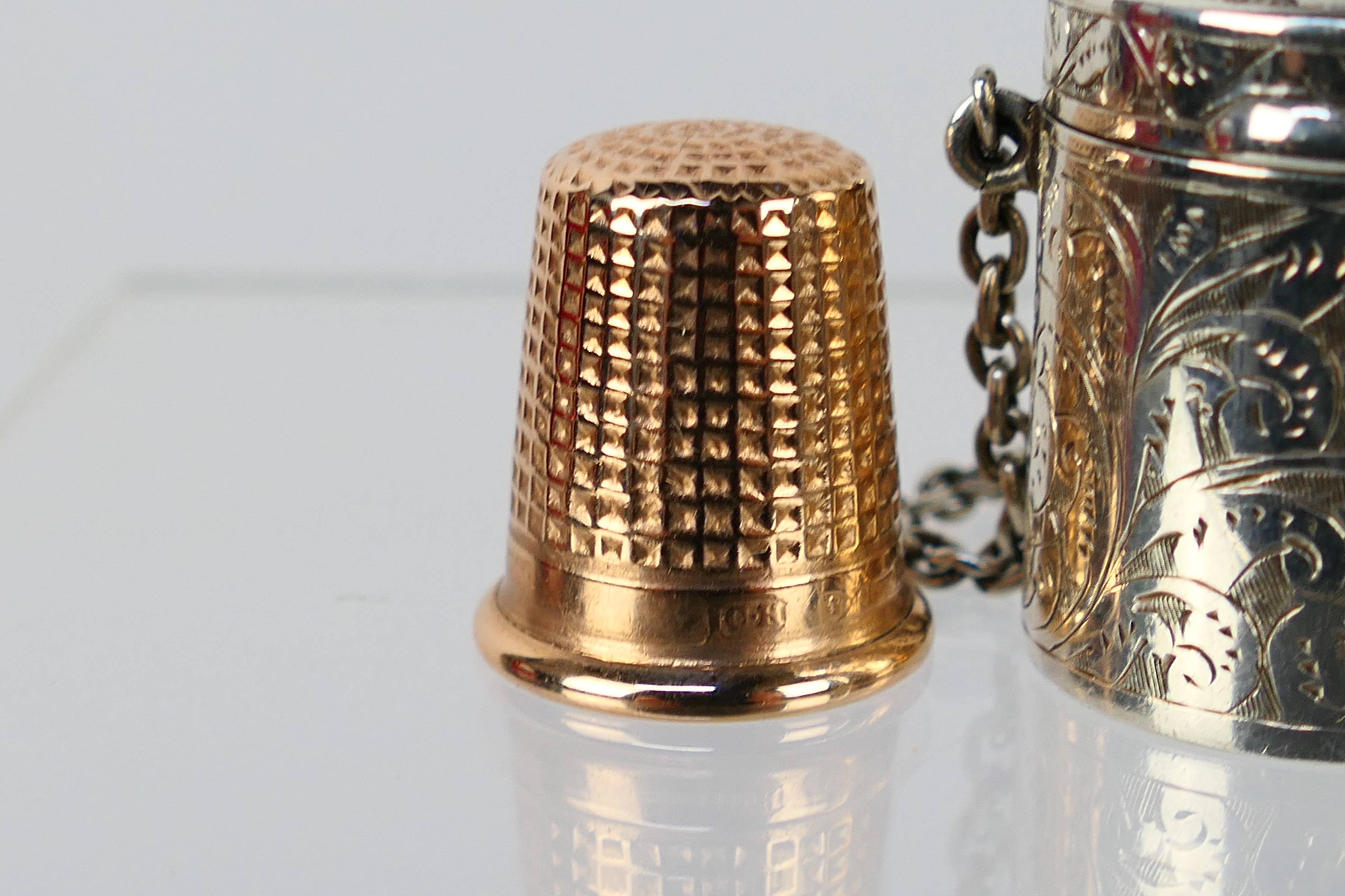 A 9ct gold thimble by Charles Horner, Chester assay, date mark unclear but probably 1918, 4 grams, - Image 2 of 7