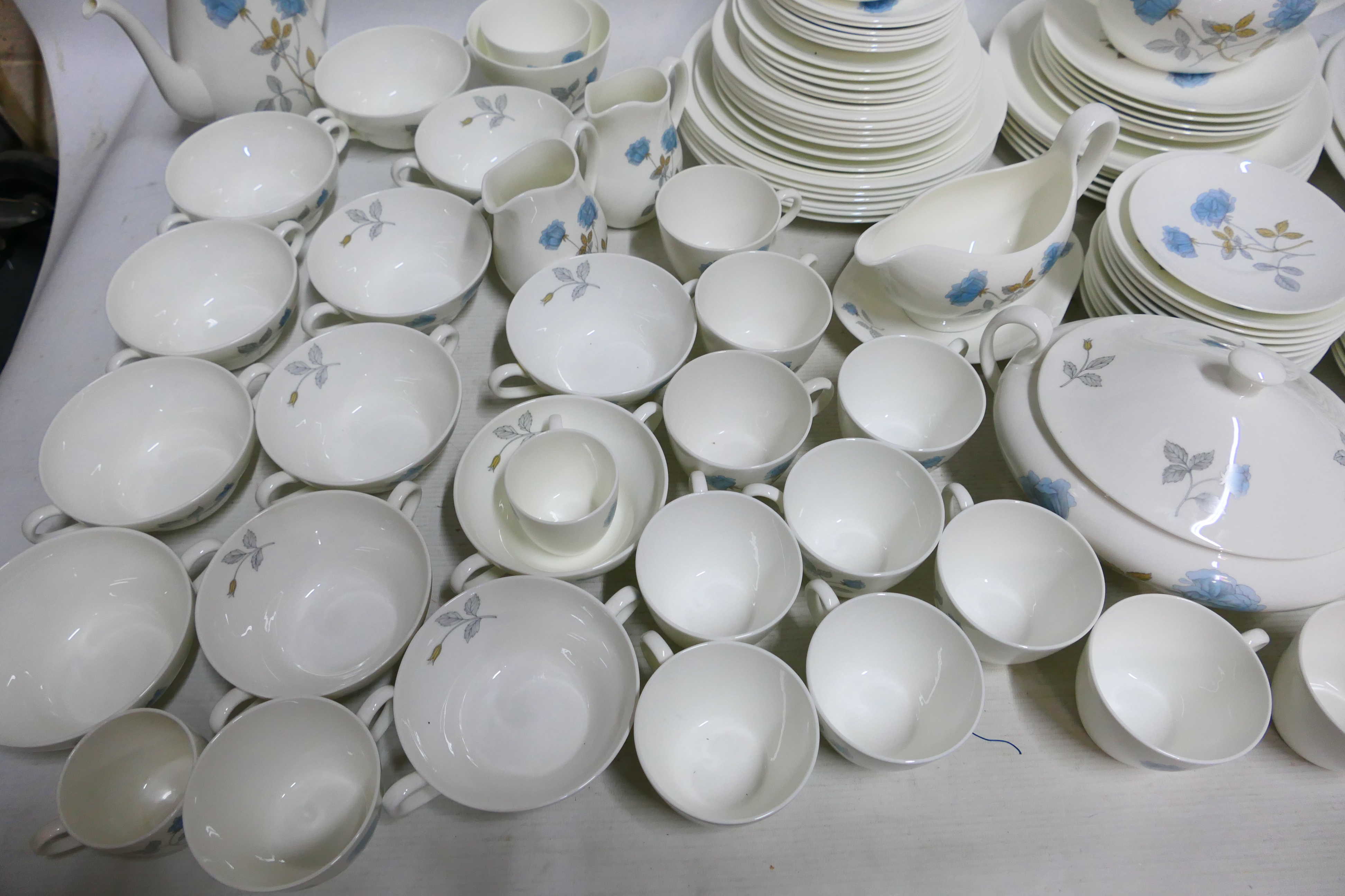 Wedgwood - A large Wedgwood Ice Rose dinner/tea set - Pieces include soup bowls, cream jugs, - Image 3 of 10