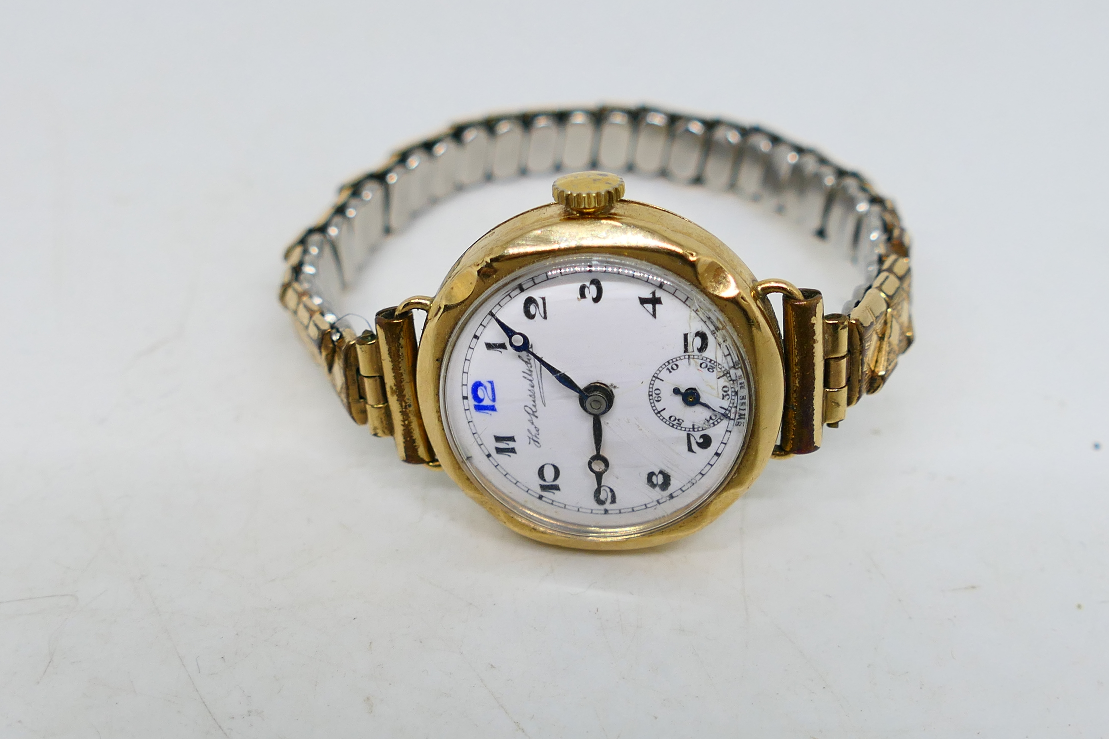 A 9ct gold cased wrist watch,