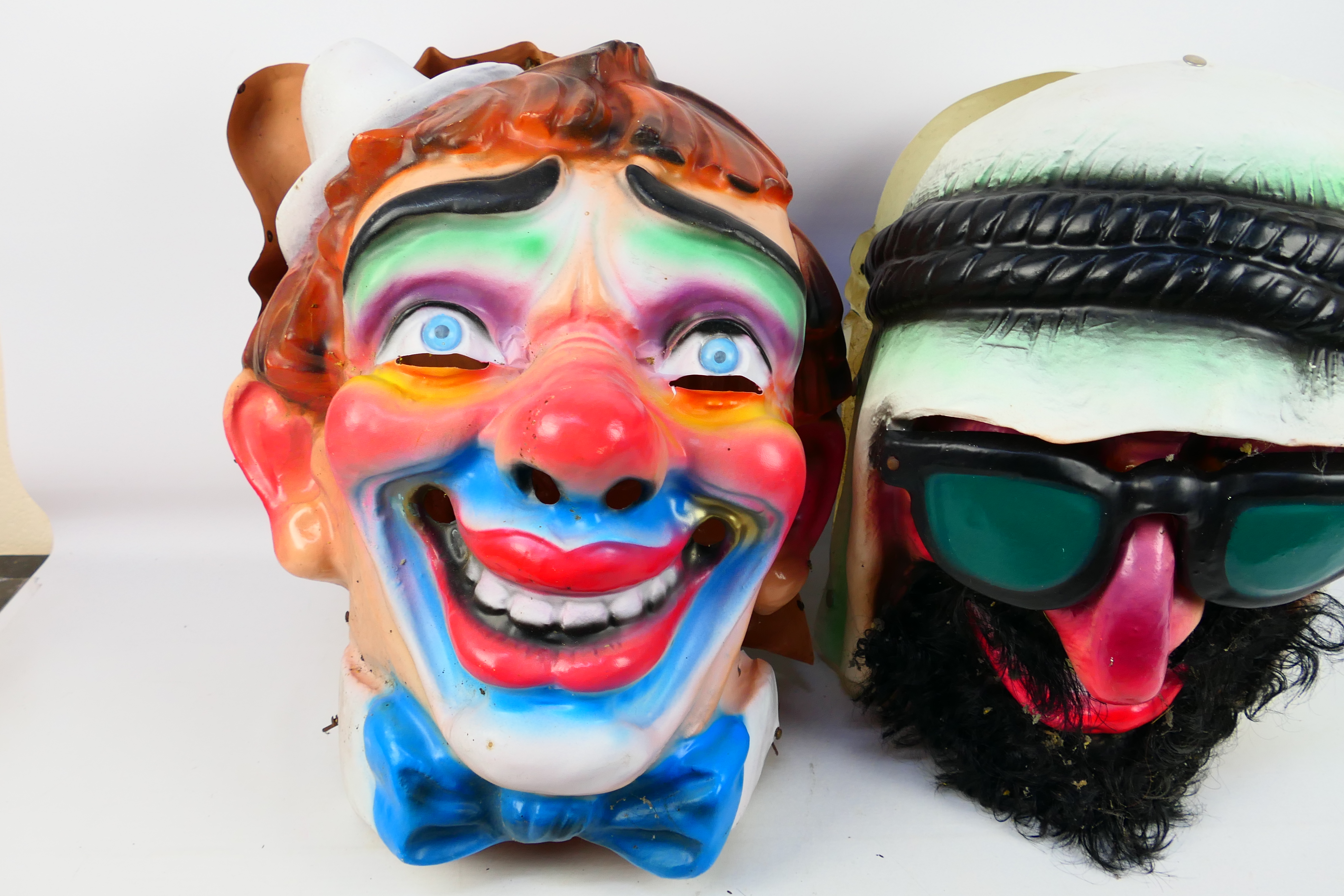 Unbranded - Mask - Costume - A pair of Unboxed Full head plastic masks comprising of a clown and a - Image 2 of 5