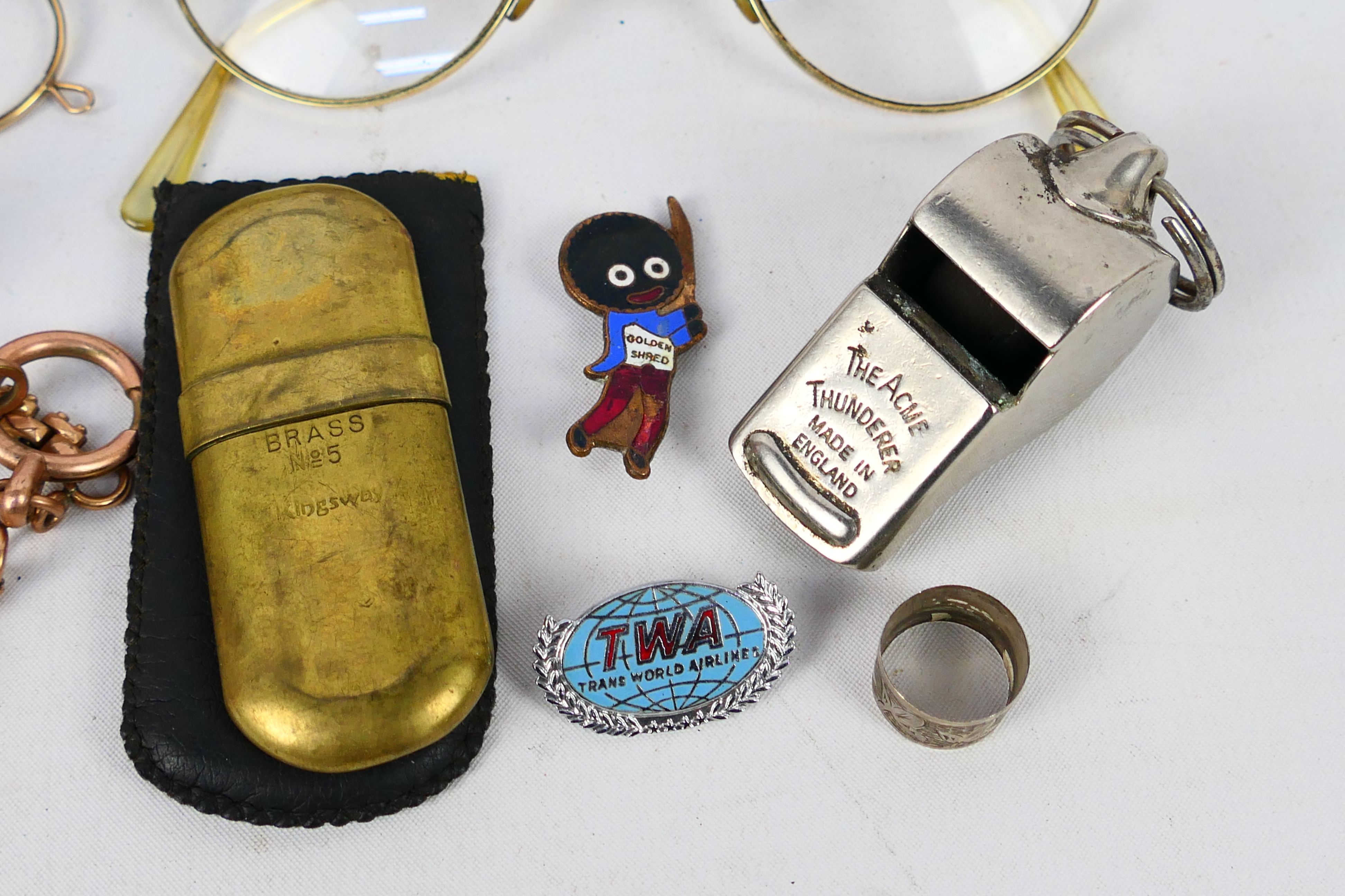 mixed collectables to include Algha 20 half moon spectacles, two Acme Thunderer whistles and other. - Image 6 of 6