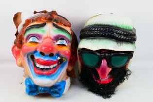 Unbranded - Mask - Costume - A pair of Unboxed Full head plastic masks comprising of a clown and a