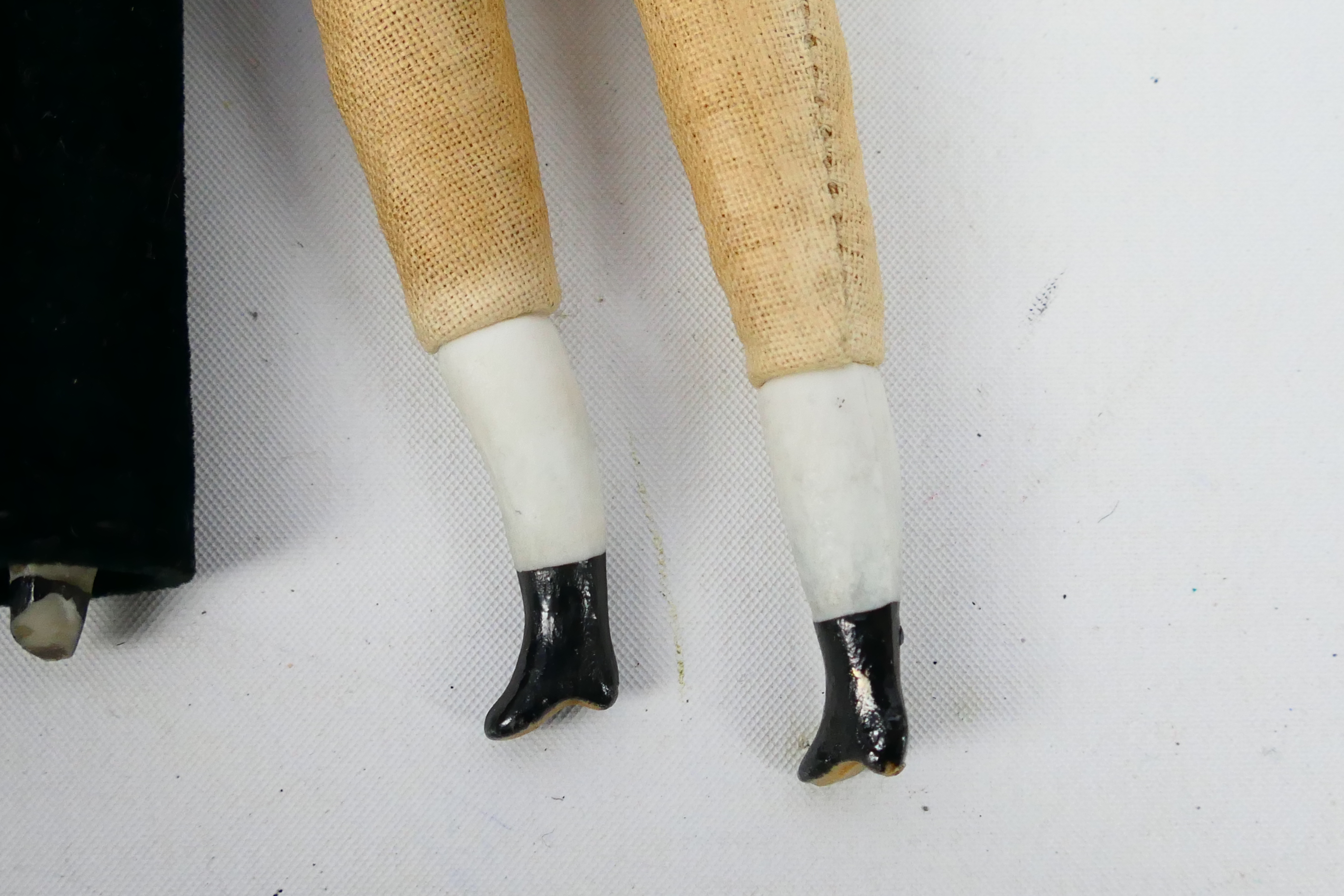 Bisque Male Dolls - 3 x bearded dolls with bisque heads, shoulders and lower limbs and cloth bodies. - Image 5 of 9