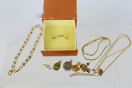 A quantity of costume jewellery to include bracelet, ring, ankle bracelet and other.