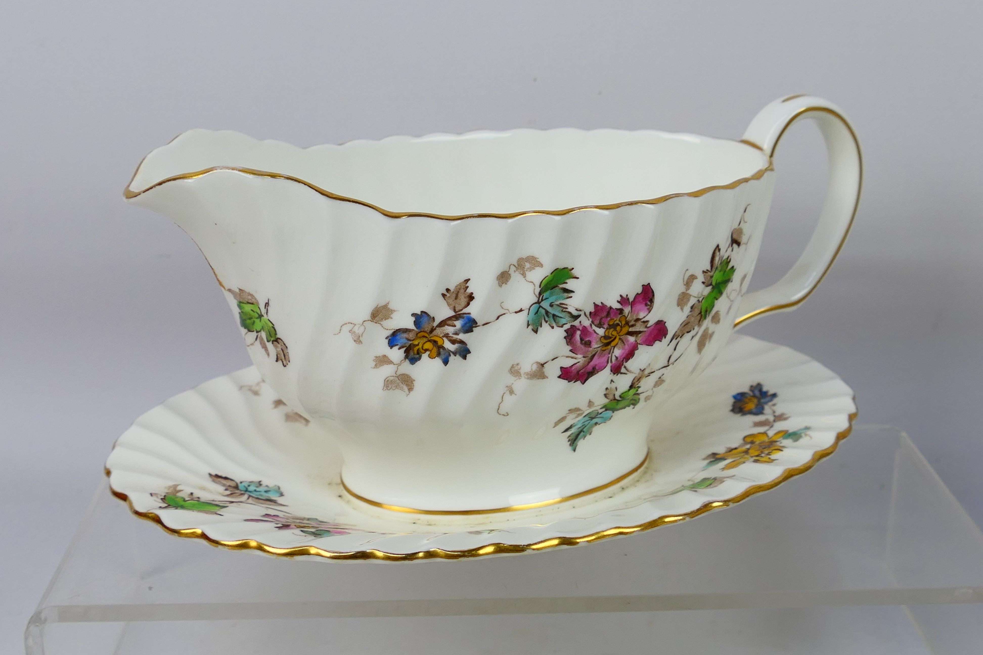 Minton - a dinner service decorated in the Vermont pattern comprising 34 pieces NOTE: THIS LOT IS - Image 2 of 9