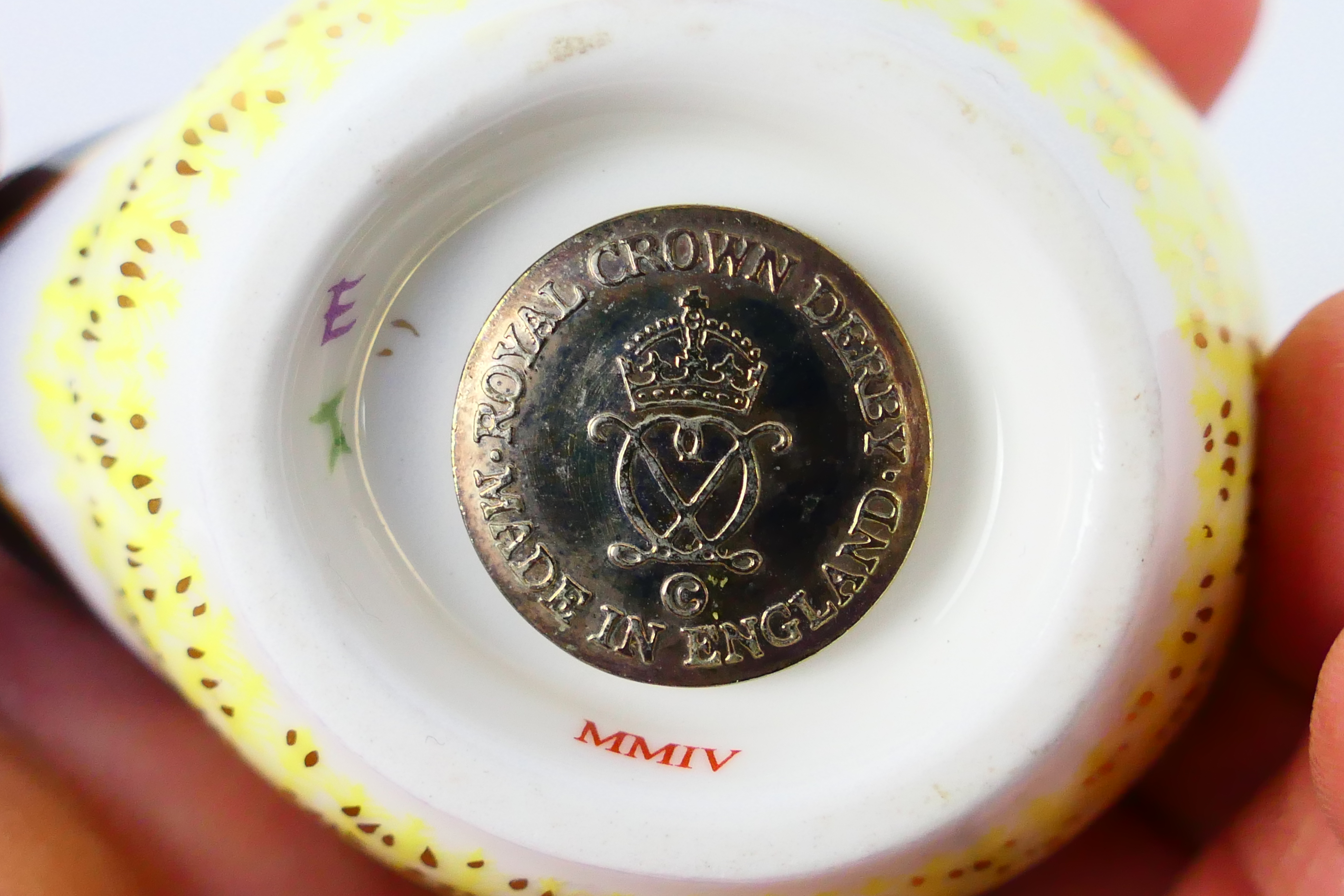 Royal Crown Derby - Three bird form paperweights to include a Collectors Guild Firecrest, - Image 5 of 7