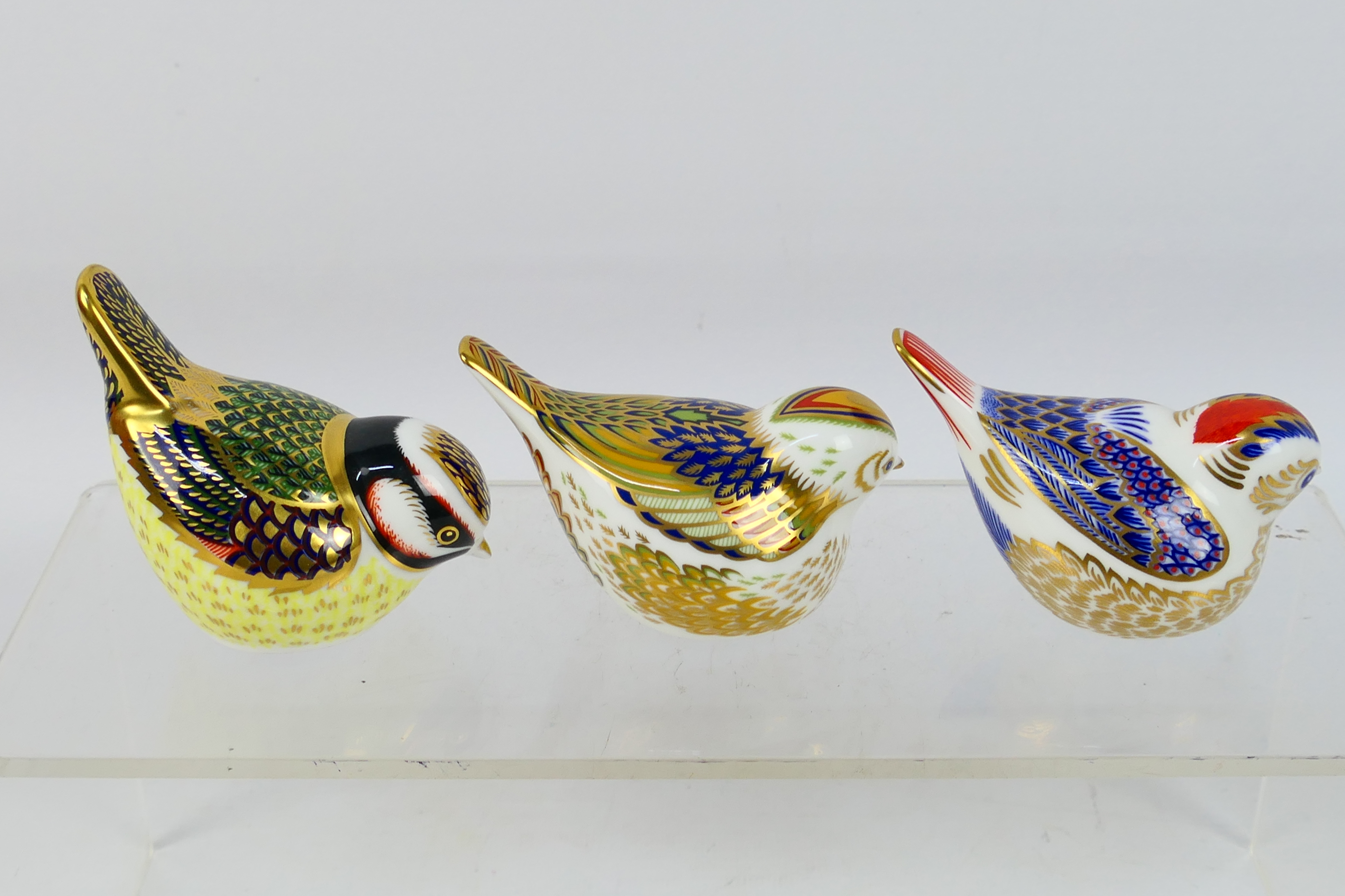Royal Crown Derby - Three bird form paperweights to include a Collectors Guild Firecrest, - Image 3 of 7