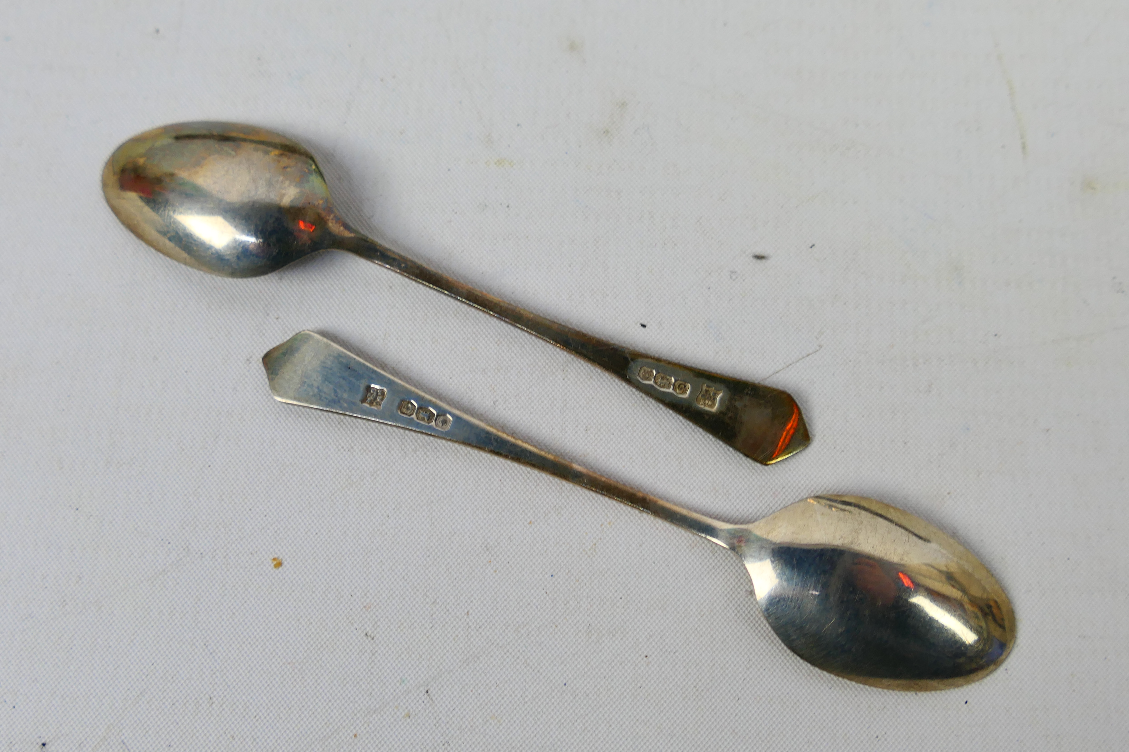Silver Group - Lot to include five hallmarked silver coffee spoons, - Image 7 of 7